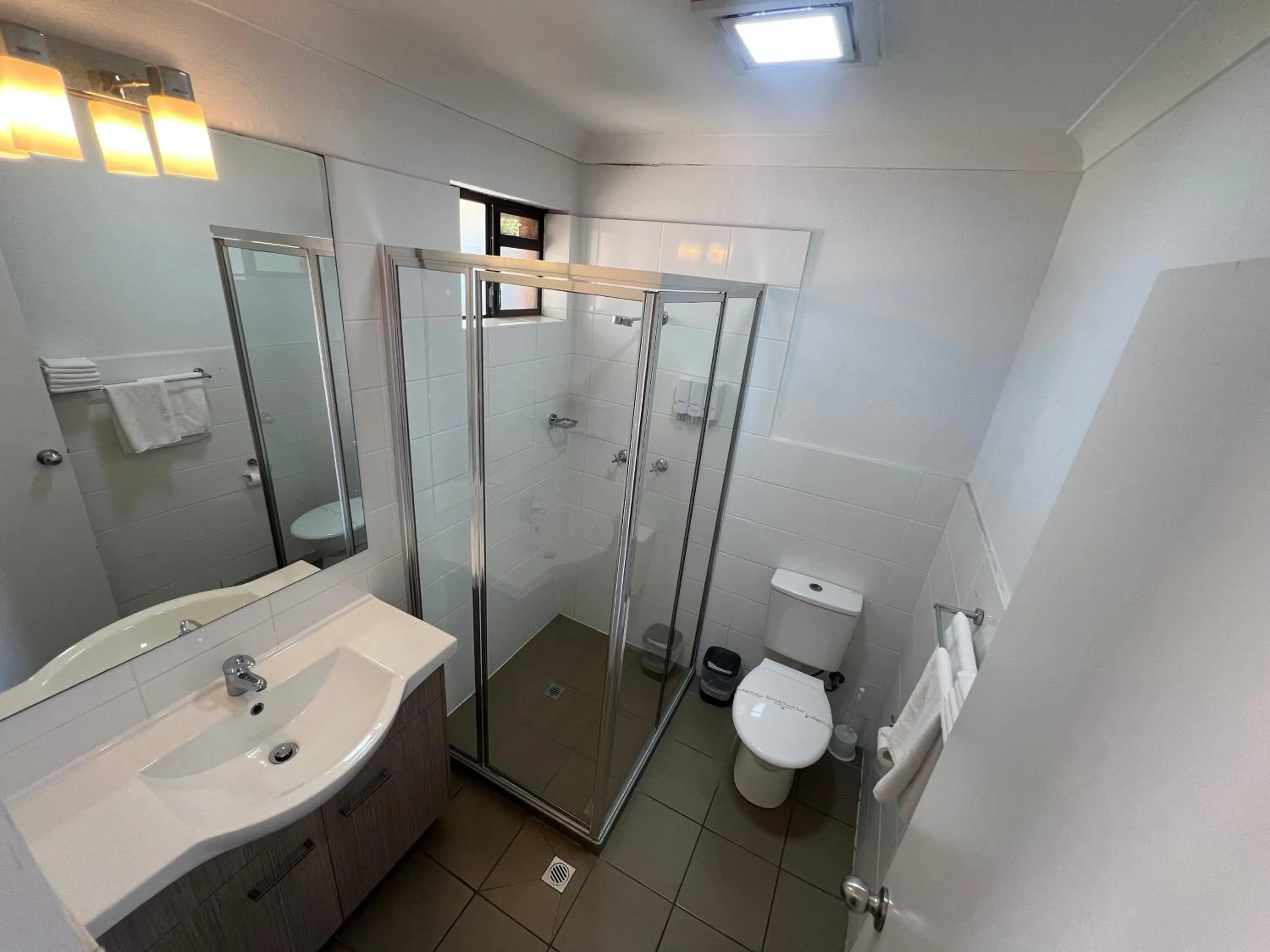 Shower in Adelong Motel