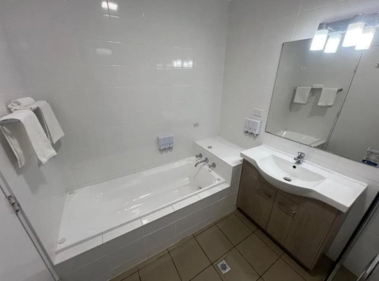 Bathroom in Adelong Motel