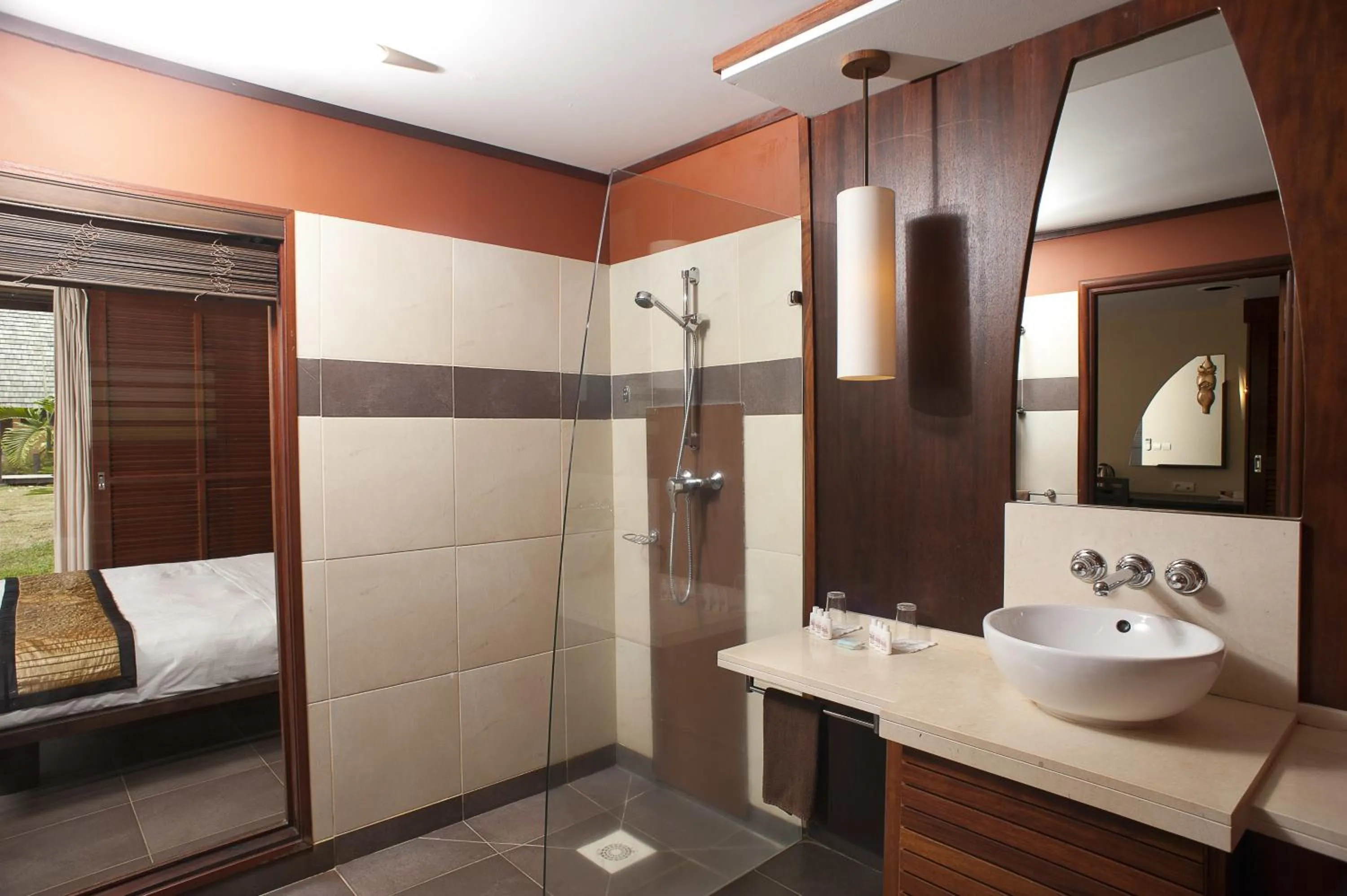 Shower in Hotel Tieti