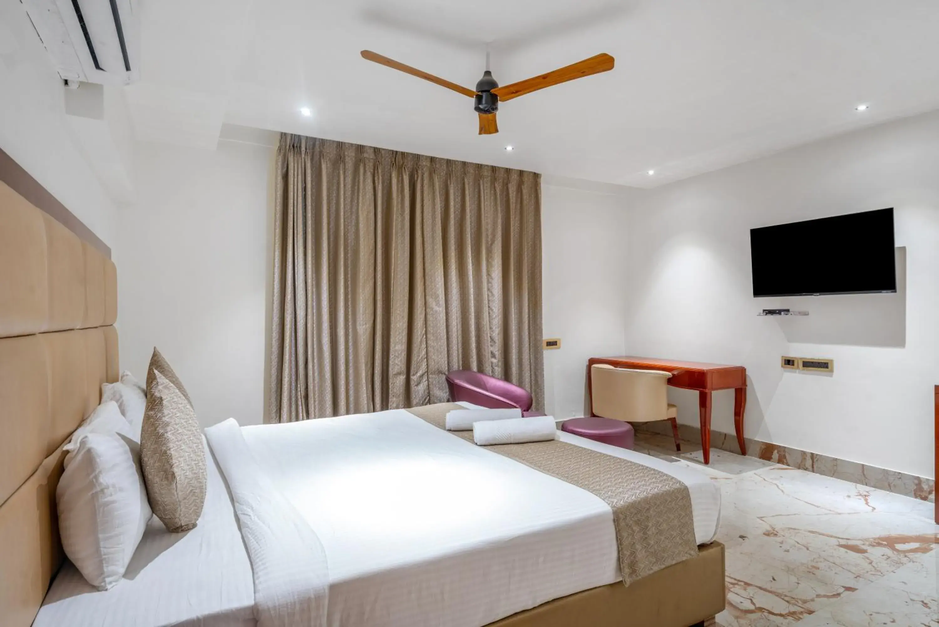 Bed in Hotel Chutneys Bed in Hotel Chutneys