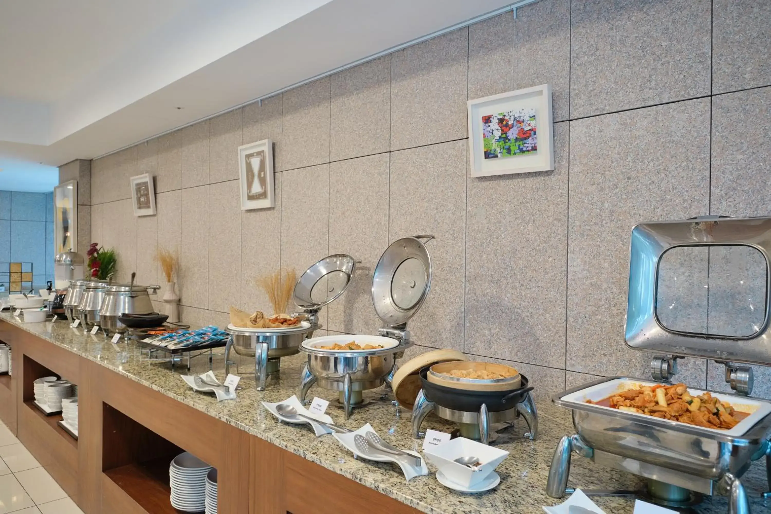 Restaurant/places to eat in Luceville Restaurant/places to eat in Luceville