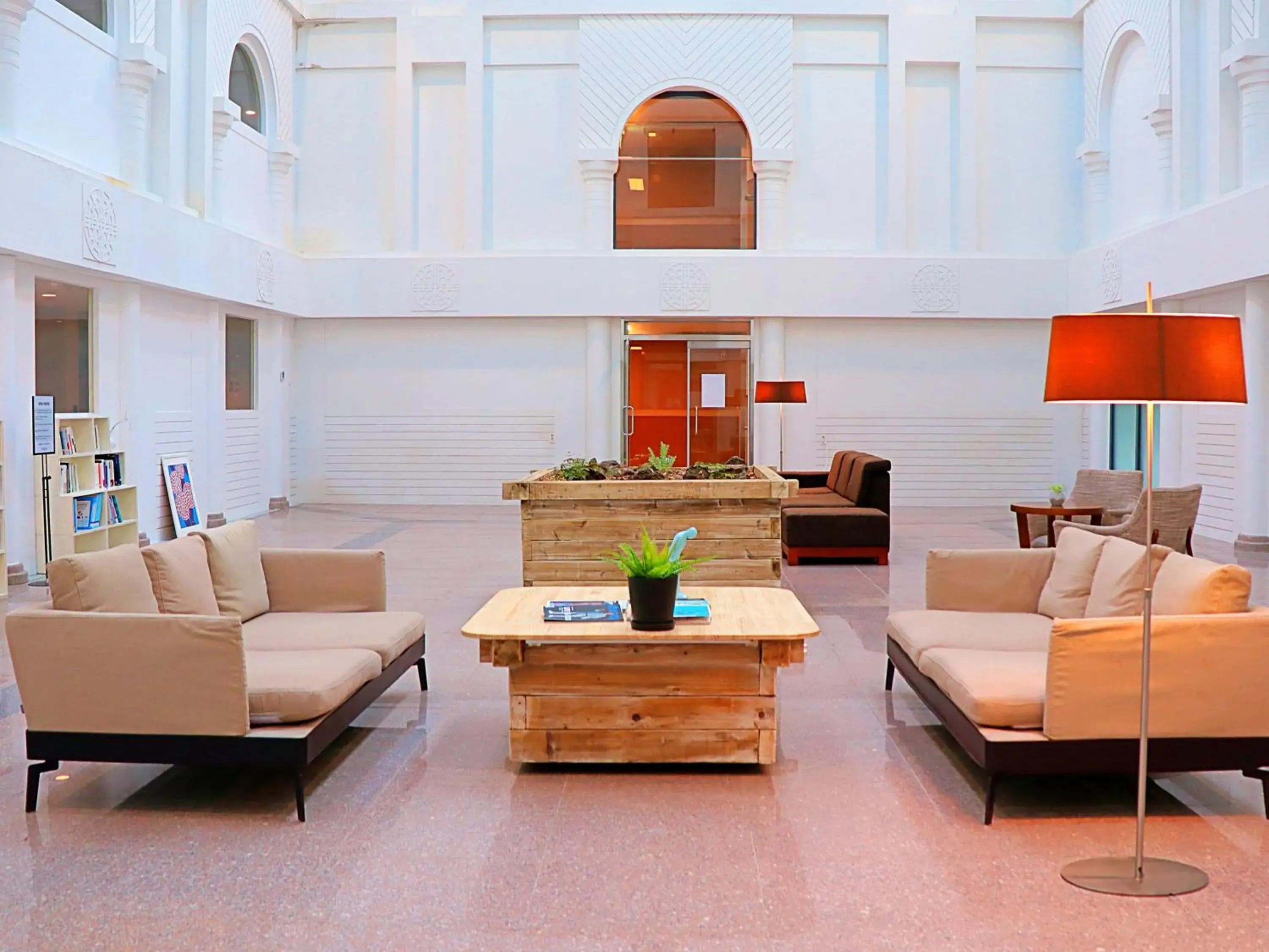 Property building in Luceville Property building in Luceville