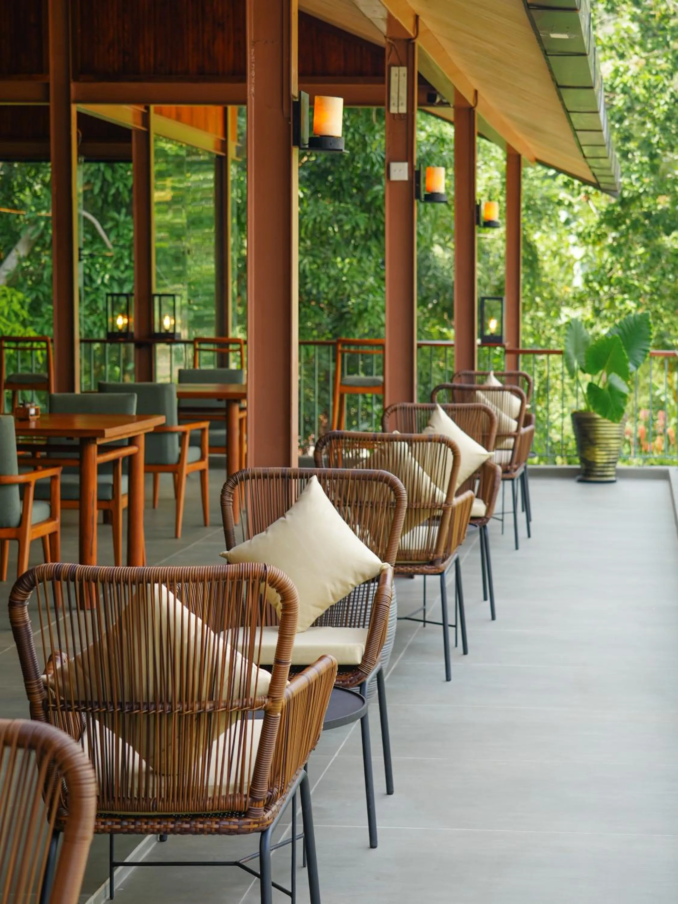 Restaurant/places to eat in Ella Planters Bungalow