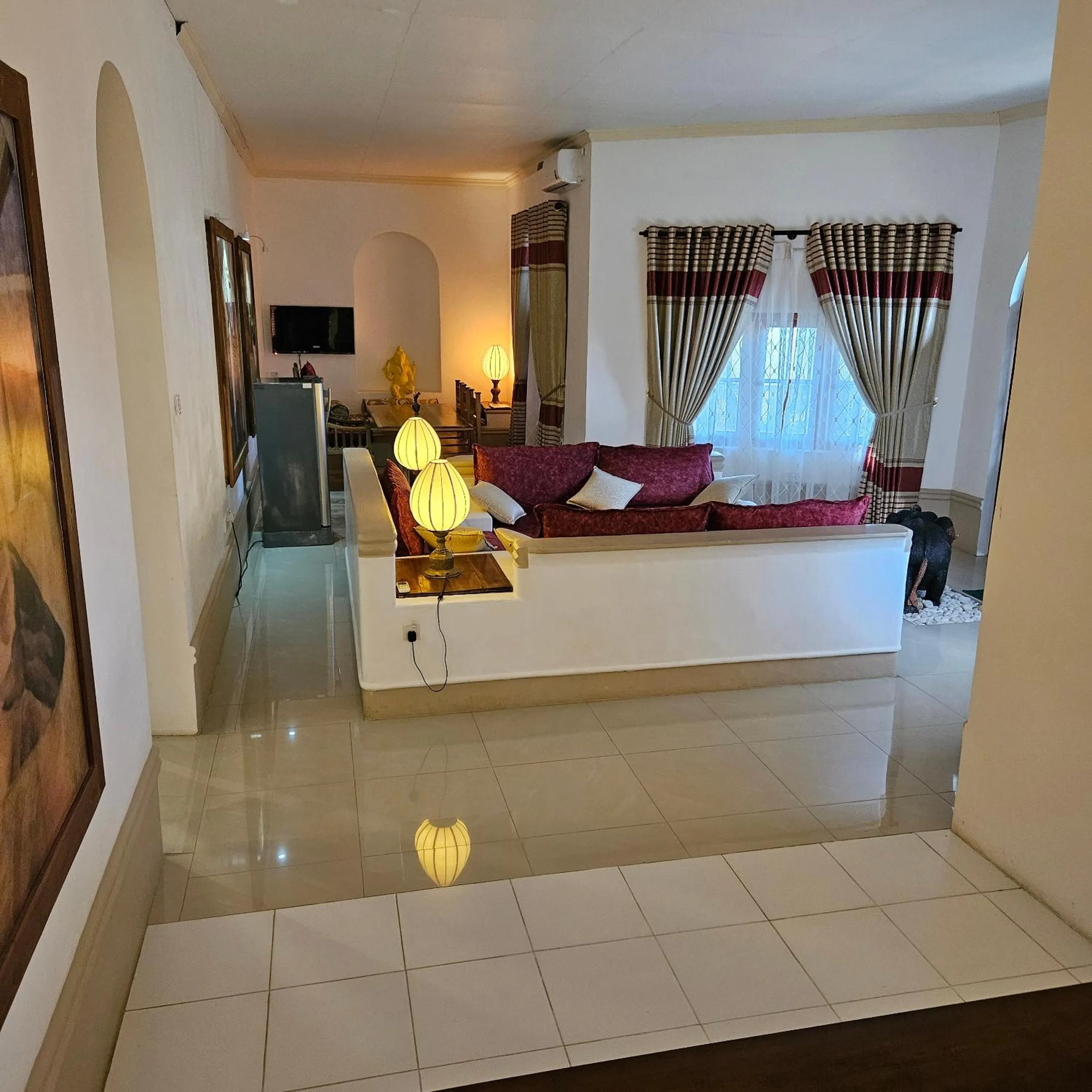 Seating area, Bed in Ella Planters Bungalow