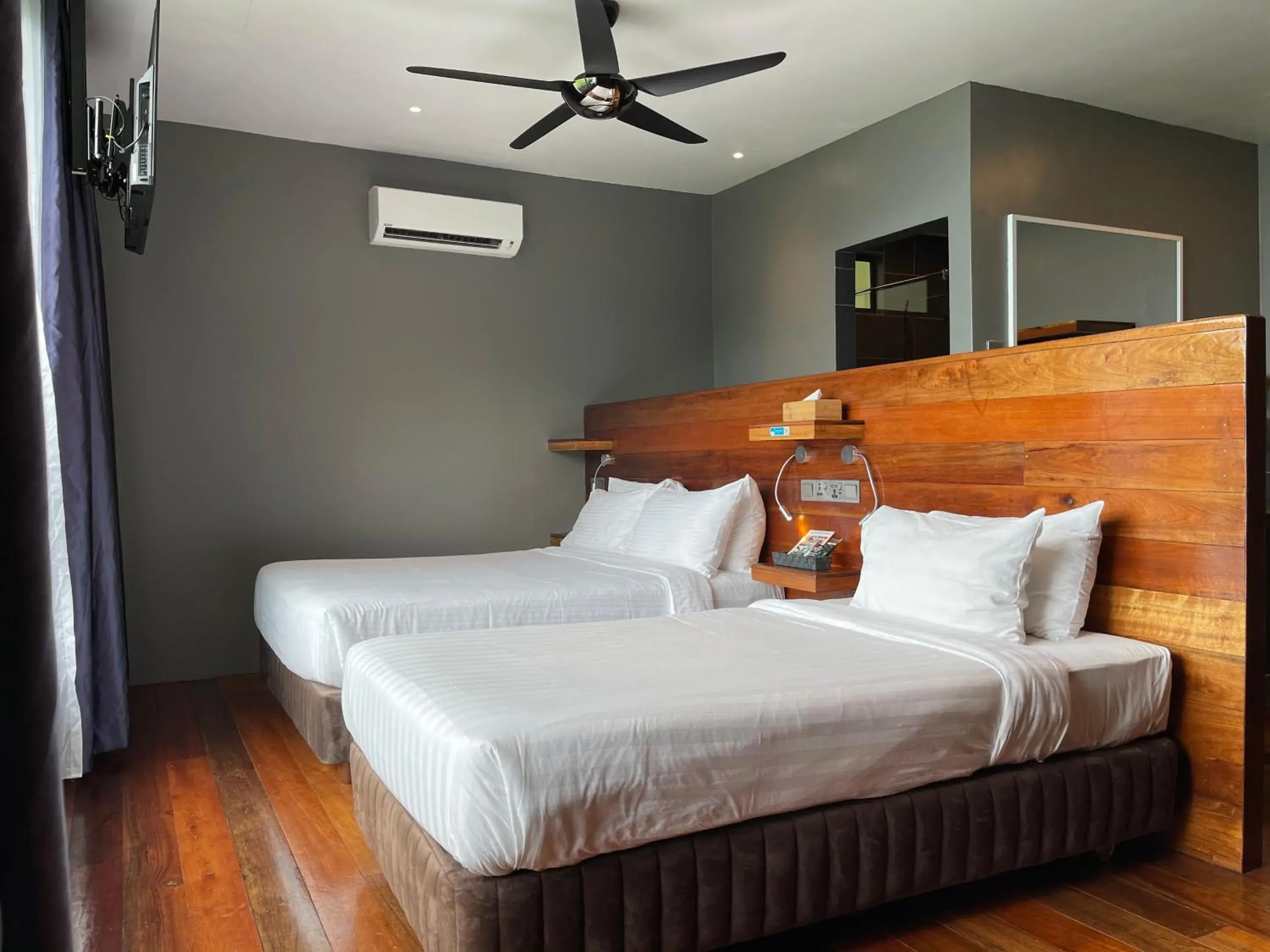 TWIN SHARING SUITE CLASSIC PACKAGE with All Meals, Beverages + Return Boat Transfers in Alunan Resort TWIN SHARING SUITE CLASSIC PACKAGE with All Meals, Beverages + Return Boat Transfers in Alunan Resort