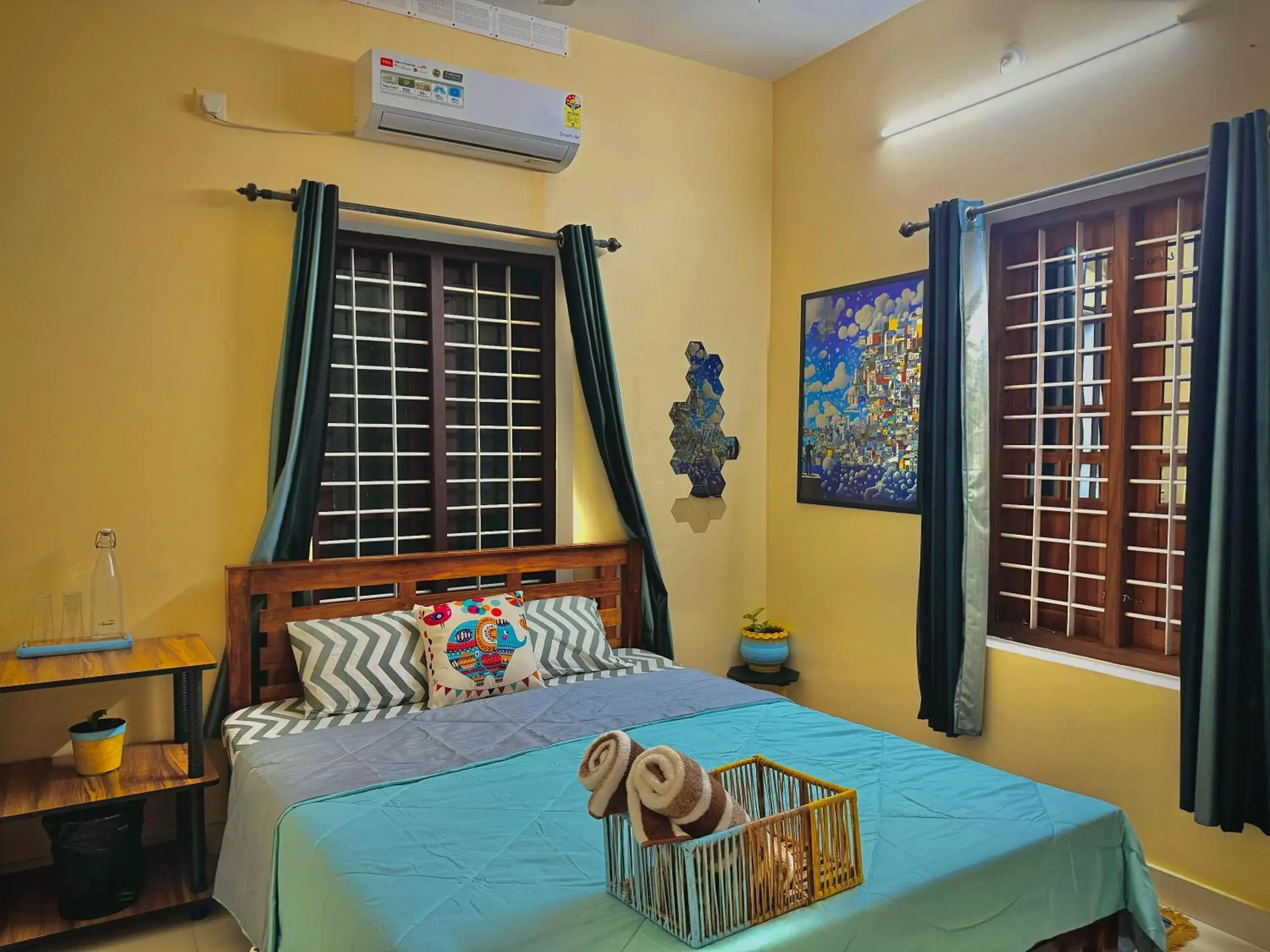 Bed in The Yellow Submarine Bed in The Yellow Submarine