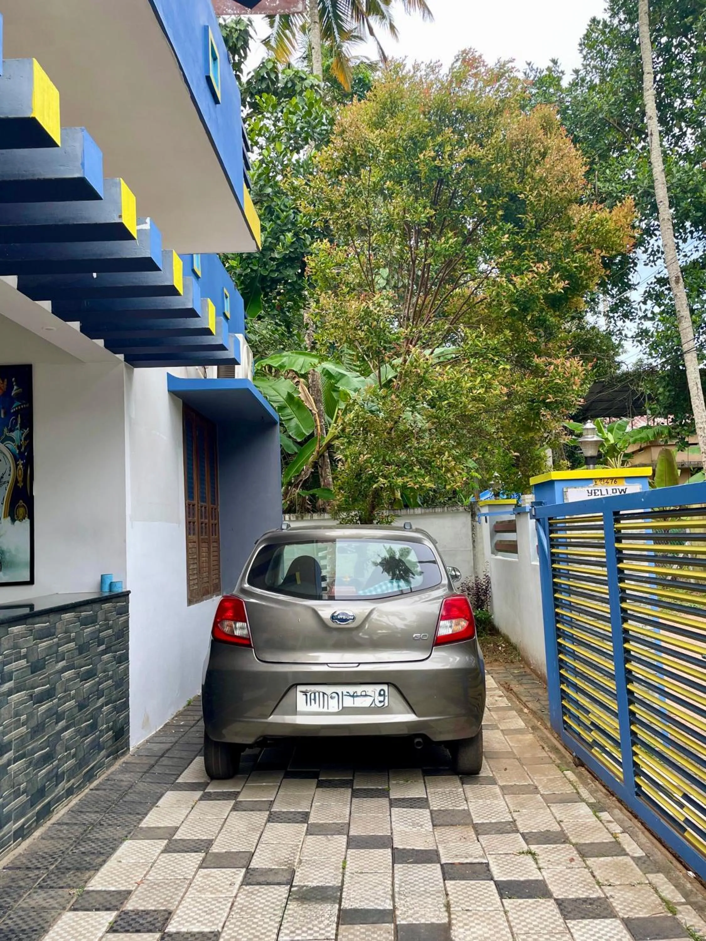 Parking in The Yellow Submarine