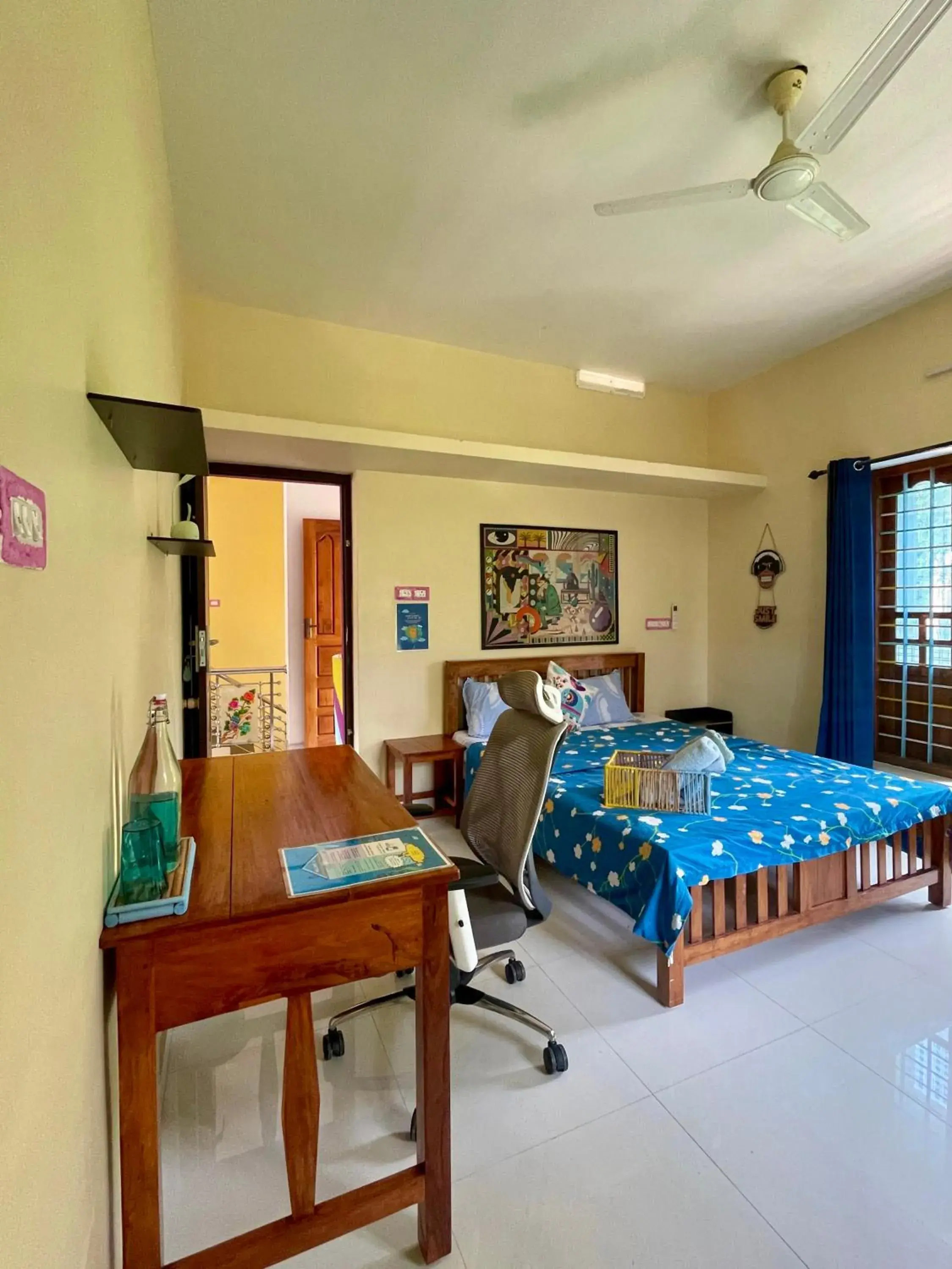 Bed in The Yellow Submarine Bed in The Yellow Submarine