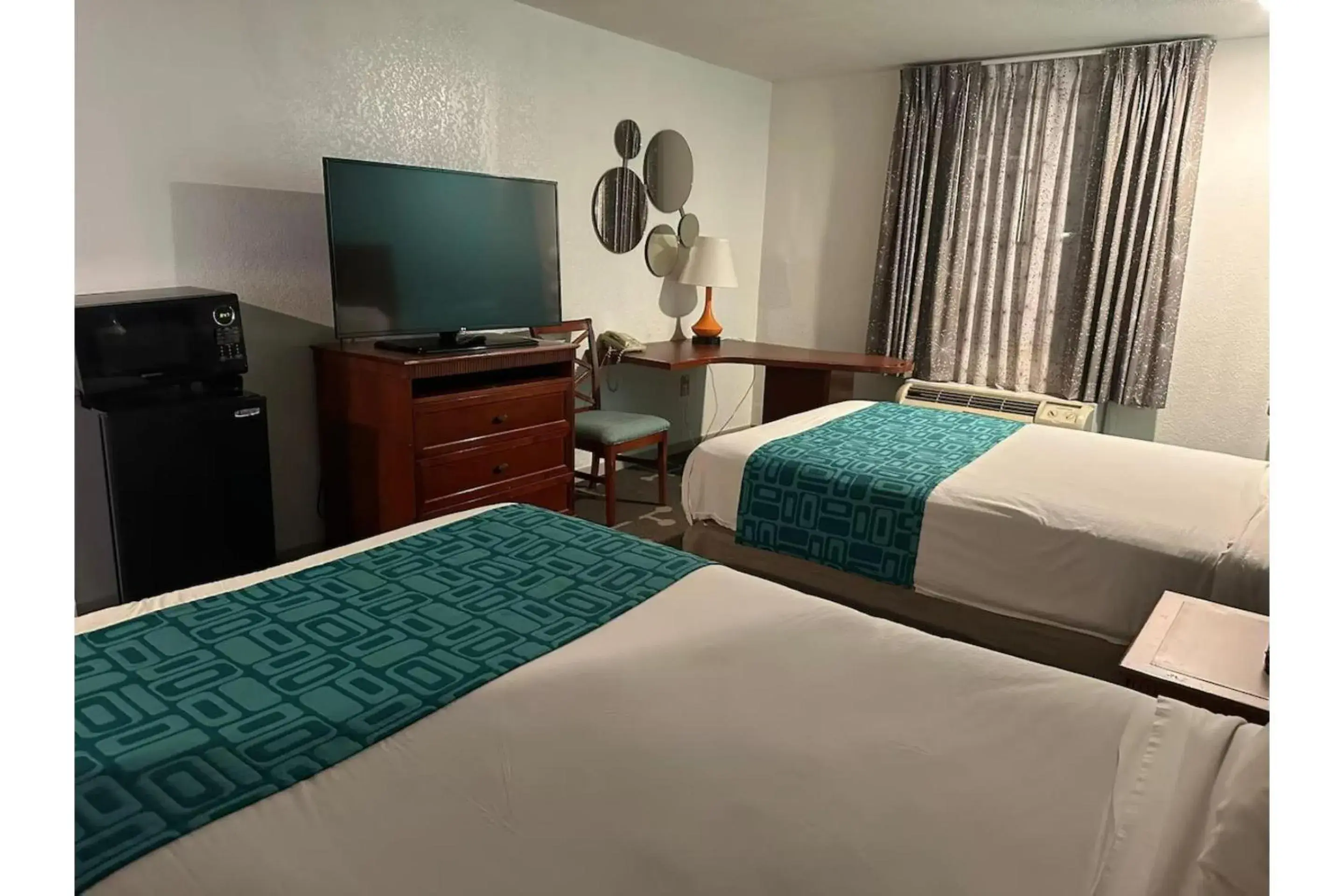 Premium 2 Queen Bed Smoking in Moonlight Inn Hotel O Hattiesburg, MS Premium 2 Queen Bed Smoking in Moonlight Inn Hotel O Hattiesburg, MS