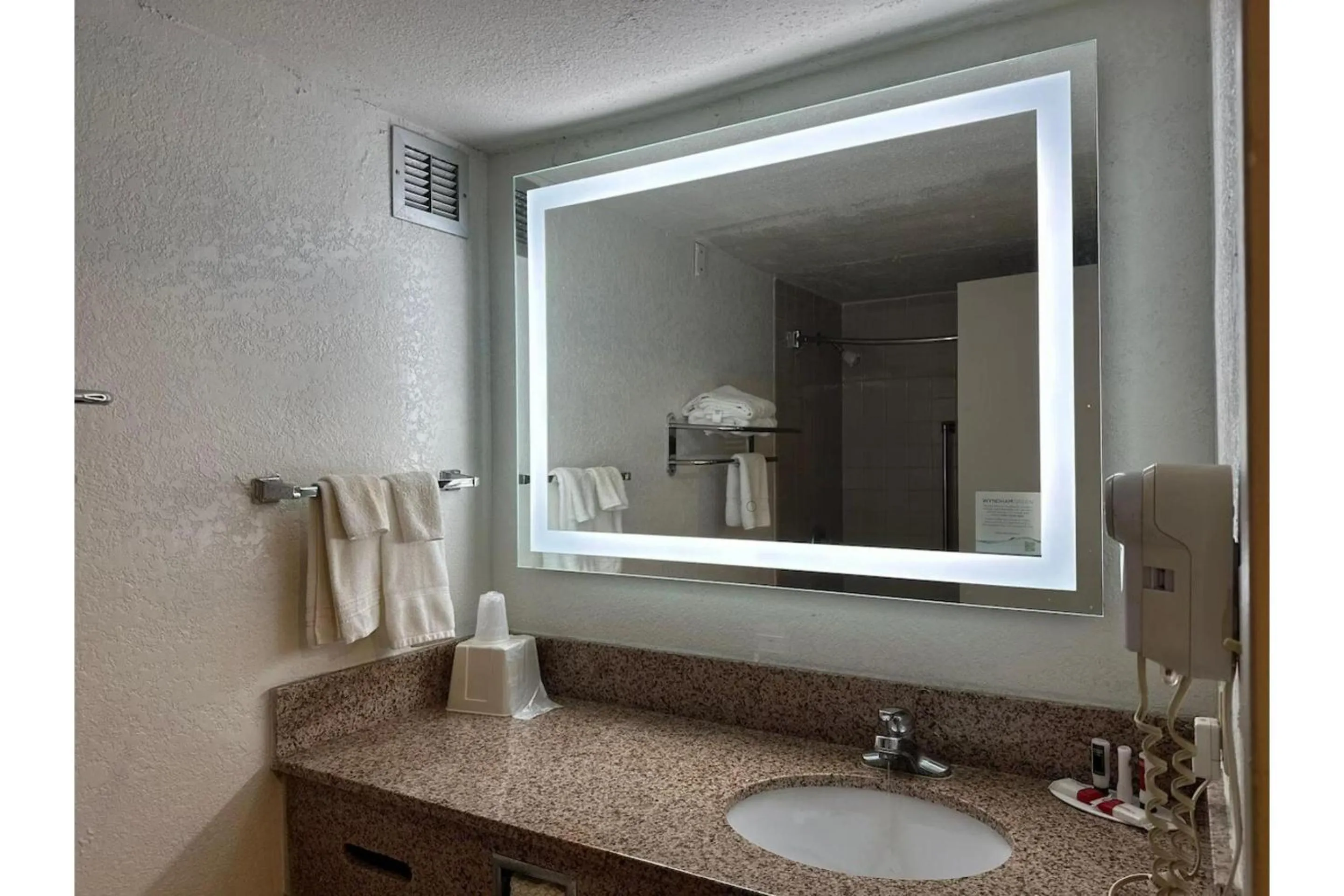 Bathroom in Moonlight Inn Hotel O Hattiesburg, MS