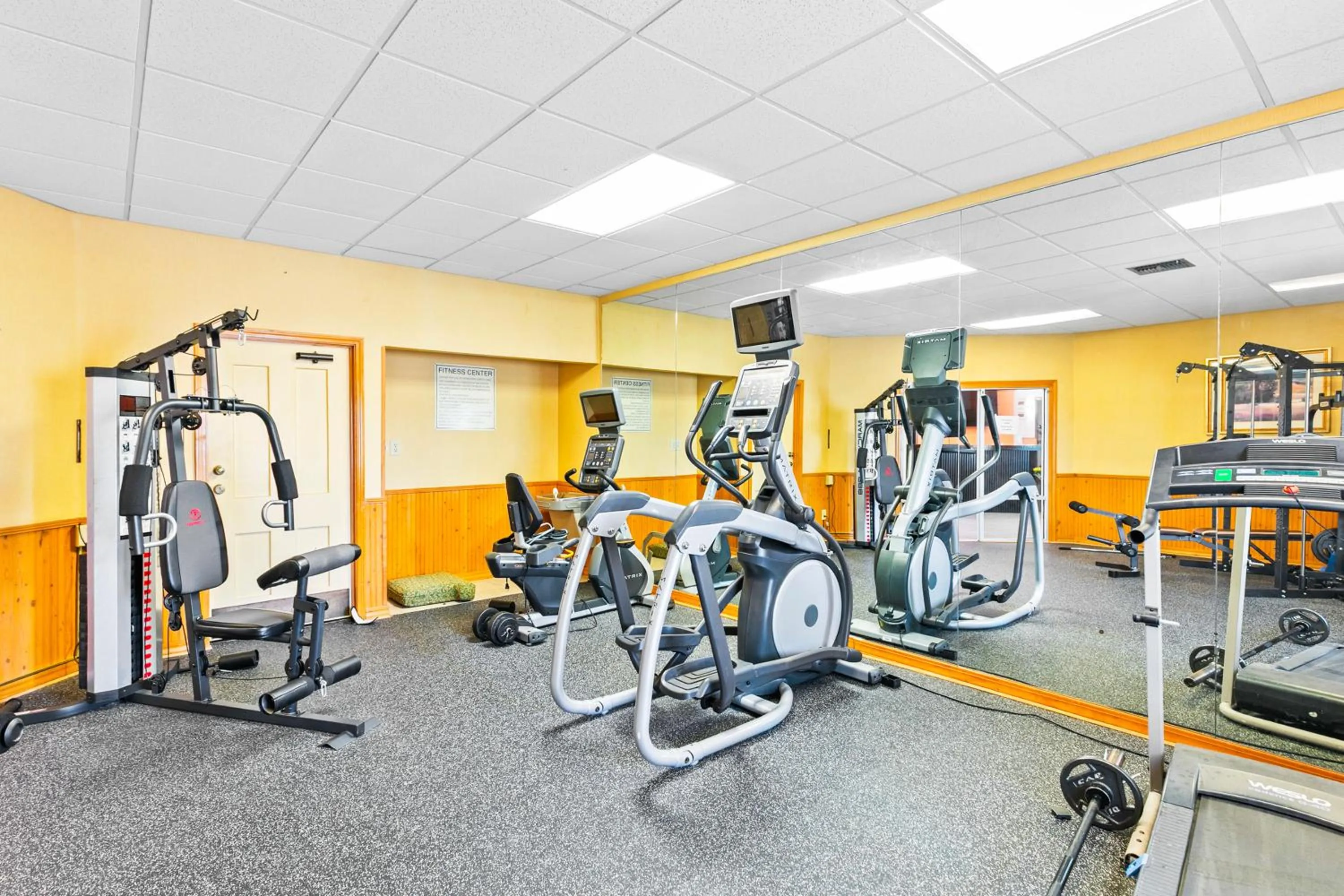 Fitness centre/facilities in Moonlight Inn Hotel O Hattiesburg, MS