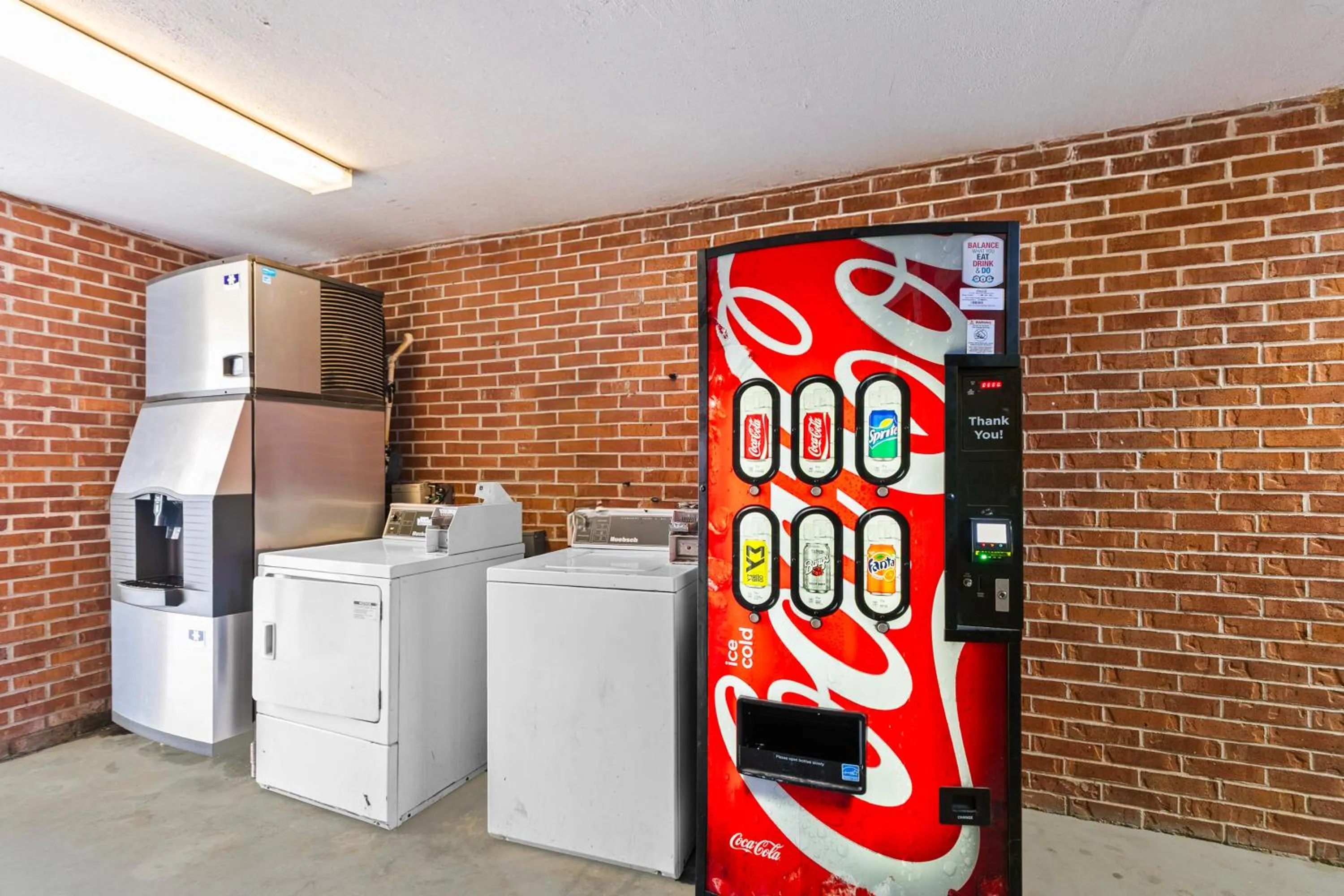 vending machine in Moonlight Inn Hotel O Hattiesburg, MS