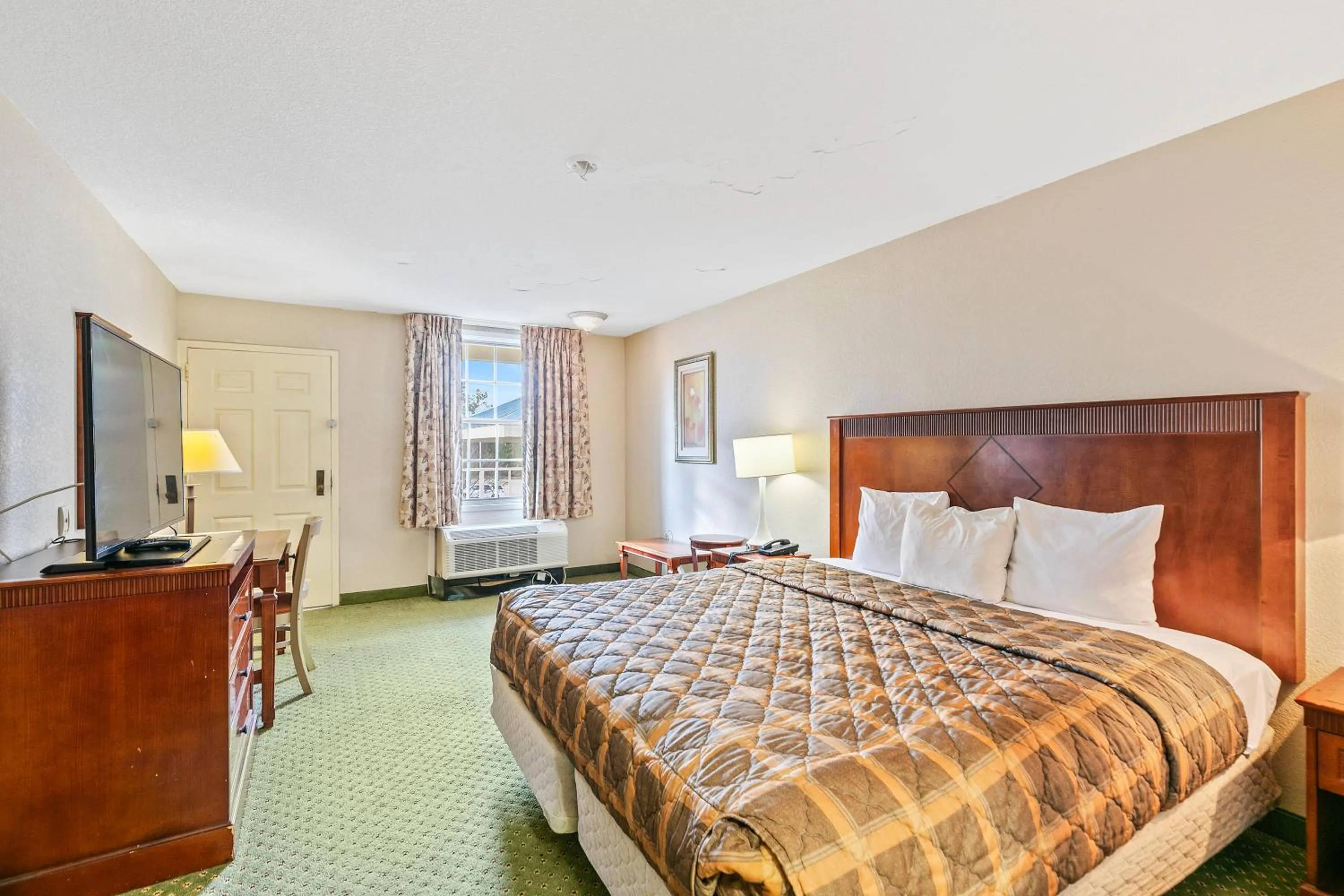 Bedroom, Bed in Moonlight Inn Hotel O Hattiesburg, MS