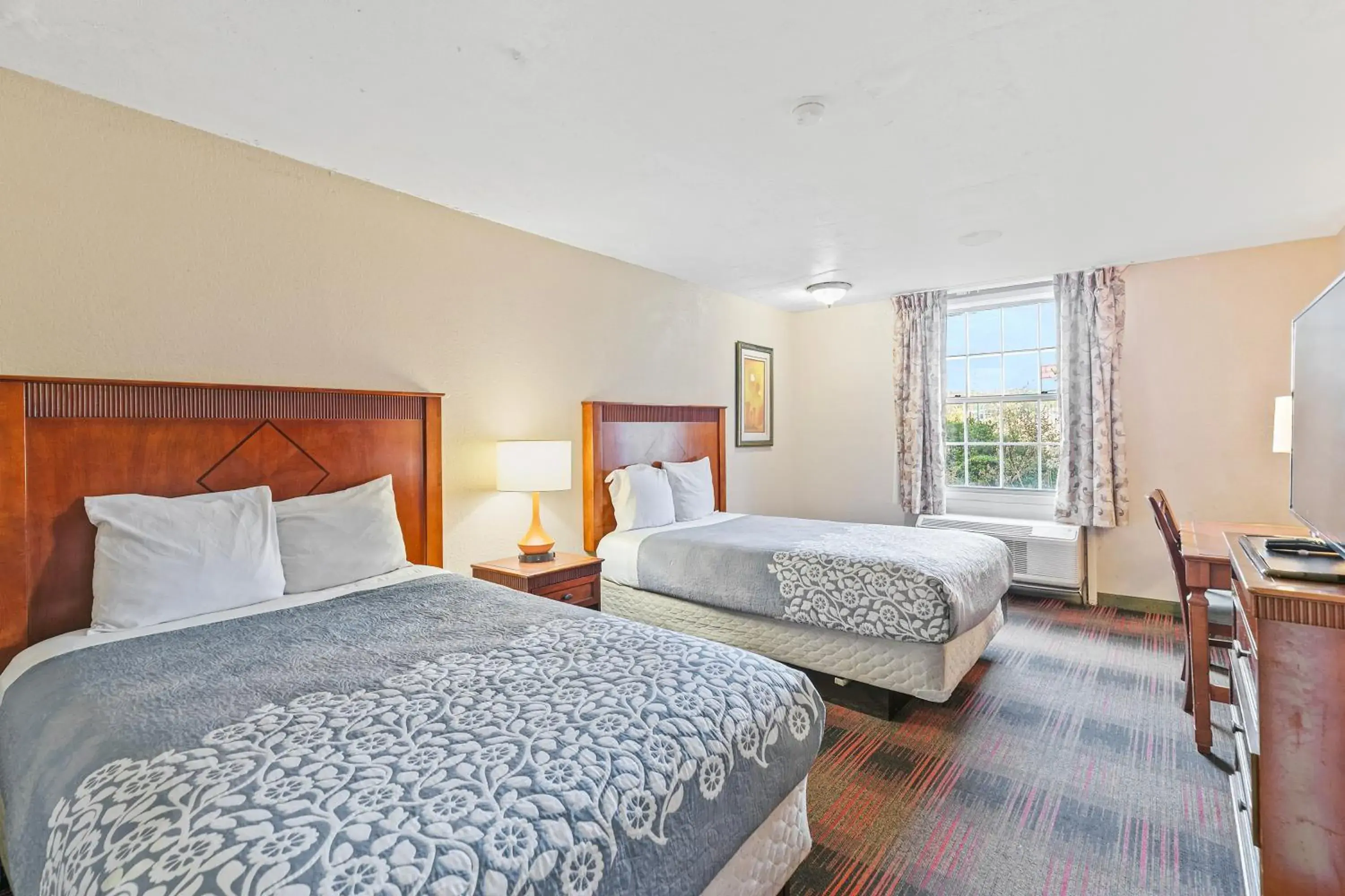 2 Queen Beds Non-Smoking in Moonlight Inn Hotel O Hattiesburg, MS 2 Queen Beds Non-Smoking in Moonlight Inn Hotel O Hattiesburg, MS