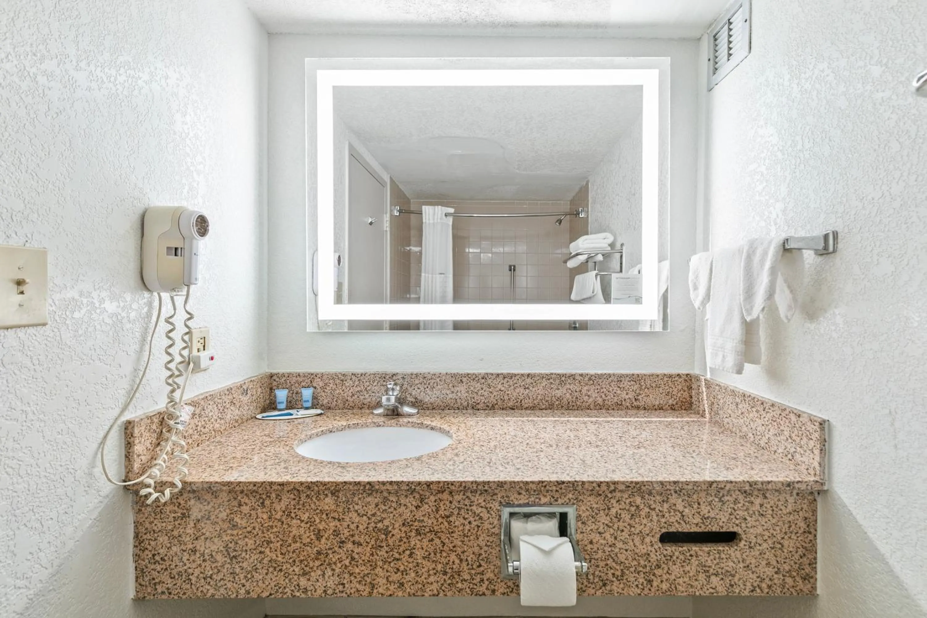 Bathroom in Moonlight Inn Hotel O Hattiesburg, MS