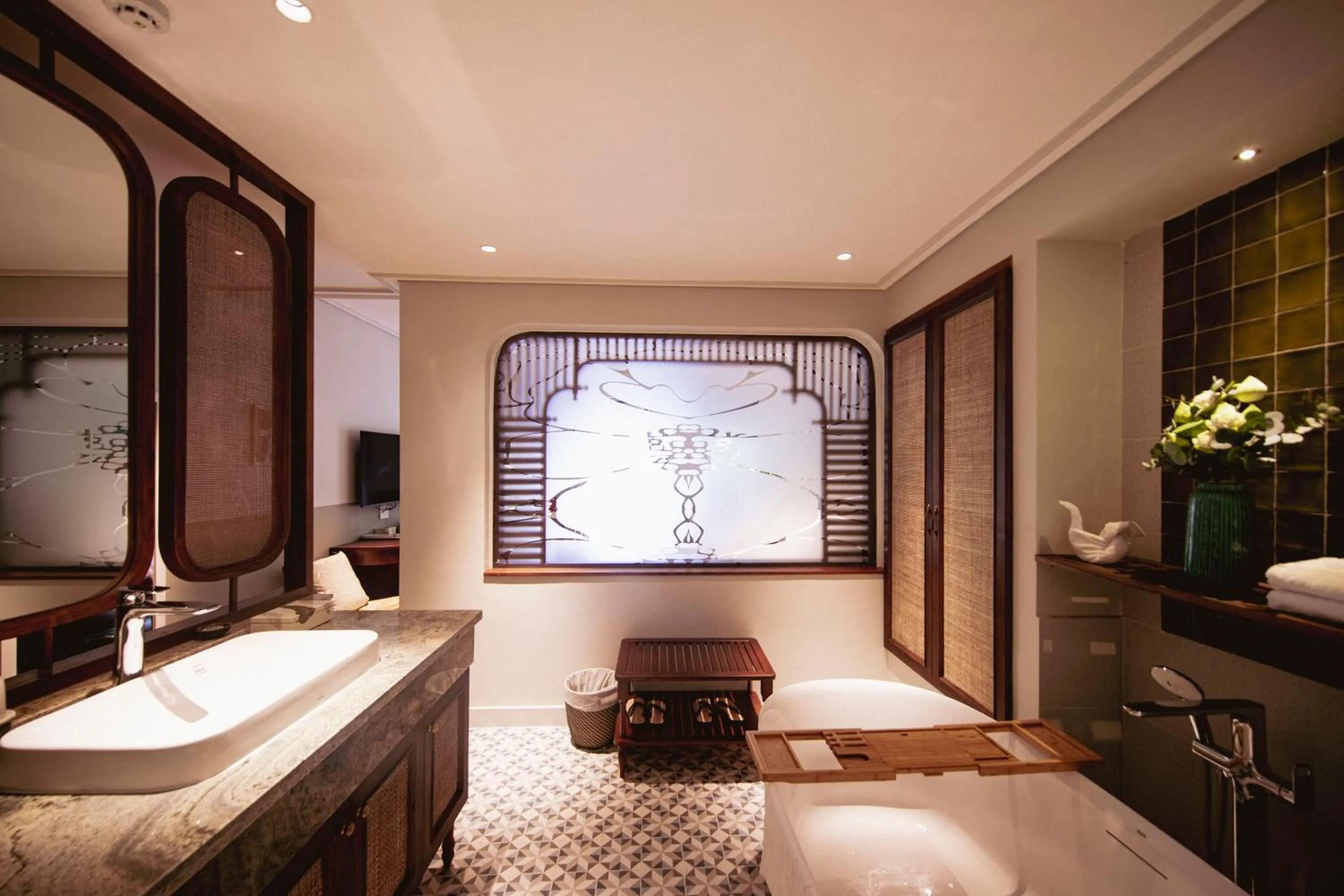 Bathroom, Bed in Au Lac Boutique Hotel