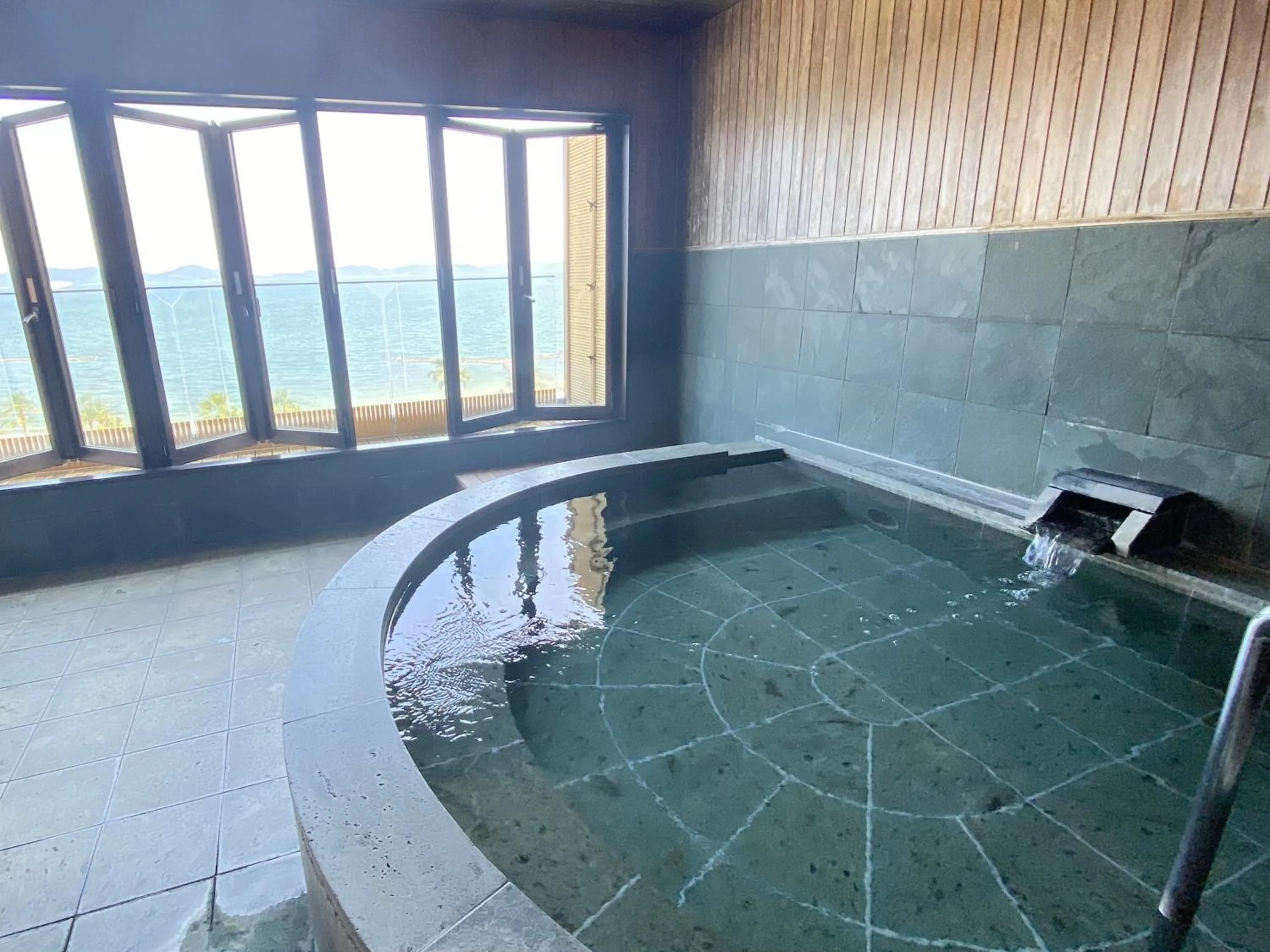 Public Bath in Nishiura Grand Hotel Kikkei