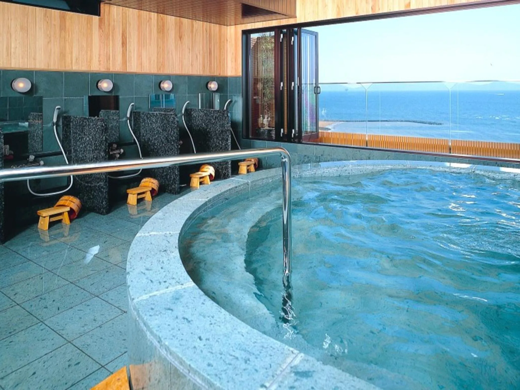 Public Bath in Nishiura Grand Hotel Kikkei