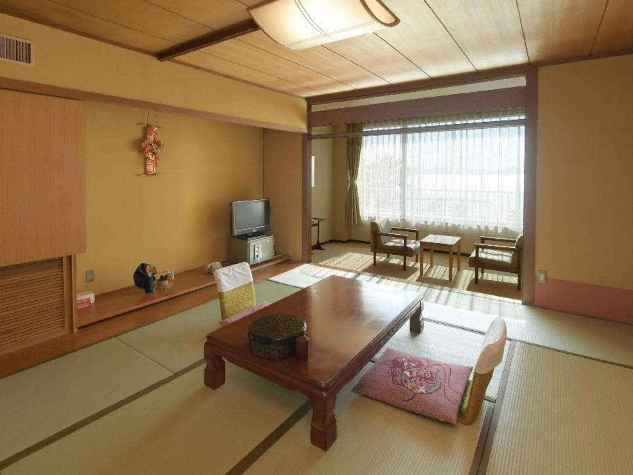 Photo of the whole room in Nishiura Grand Hotel Kikkei