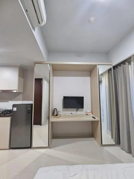 Green Sedayu Apartment Suite by Ellison