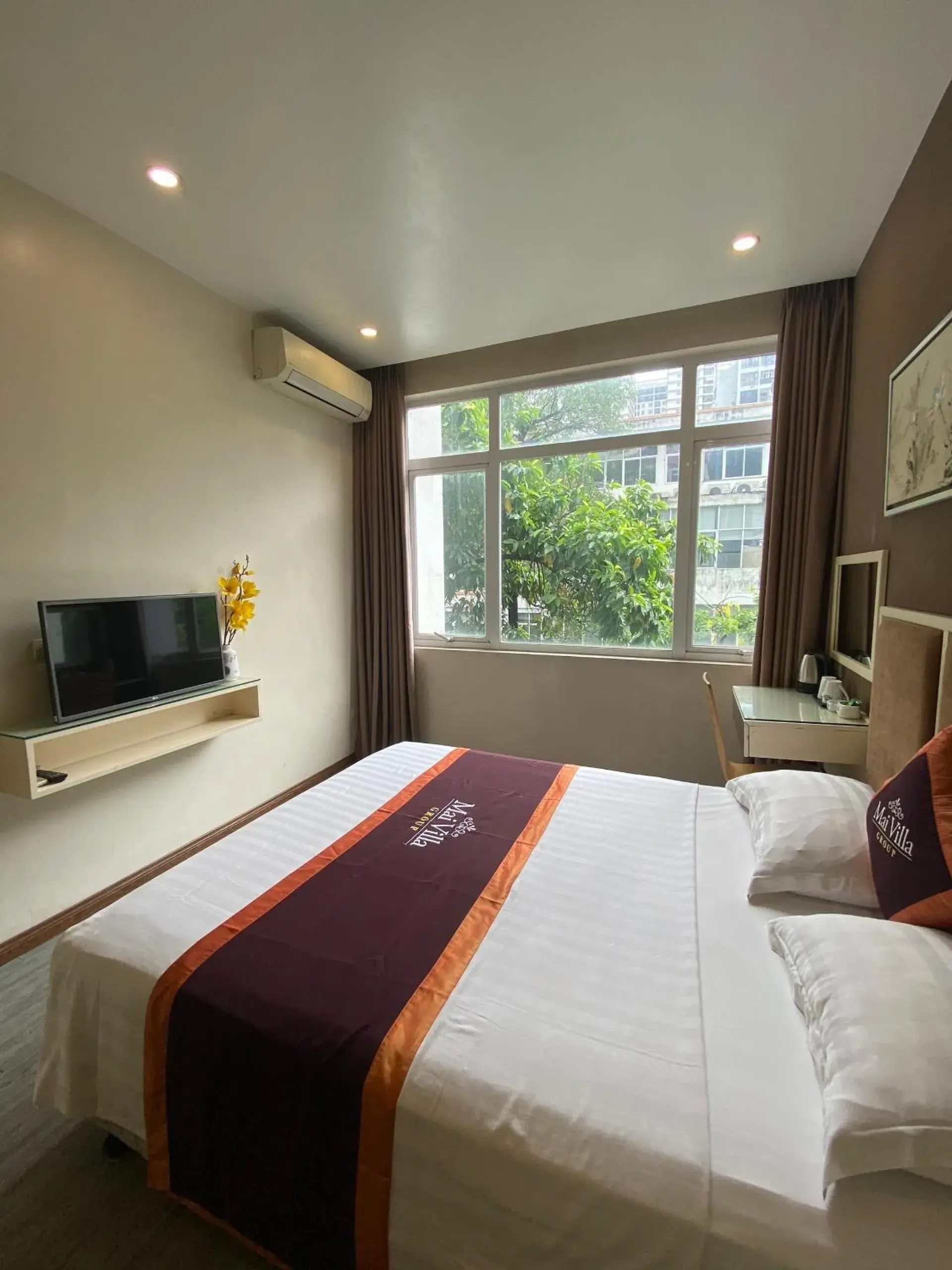 Communal lounge/ TV room, Bed in Mai Villa 8 Communal lounge/ TV room, Bed in Mai Villa 8