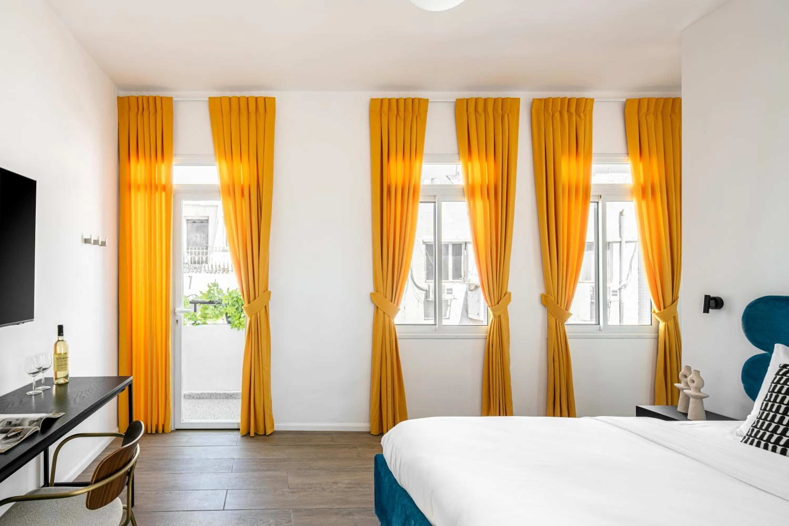 Bedroom, Bed in Mate Levinski - By HOMY