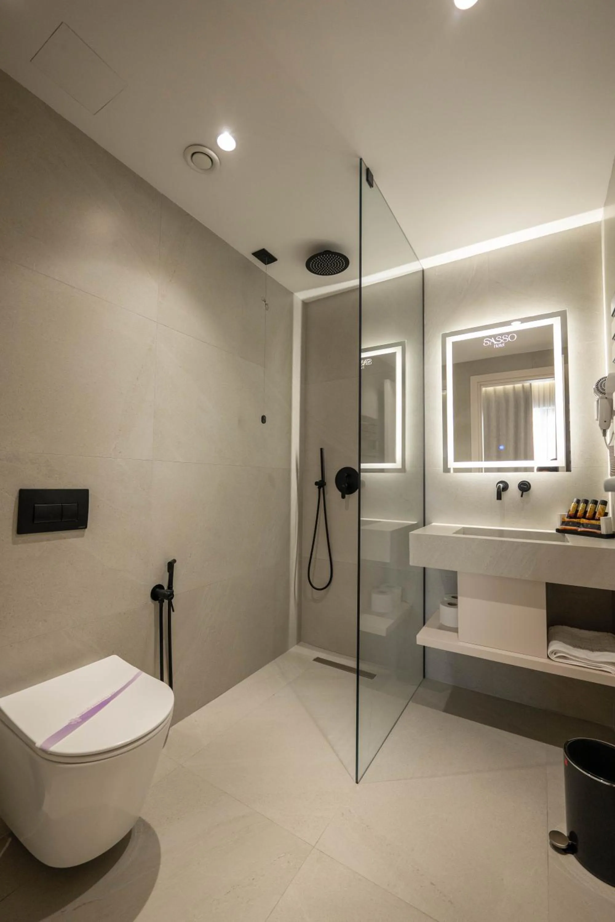 Shower in SASSO Hotel