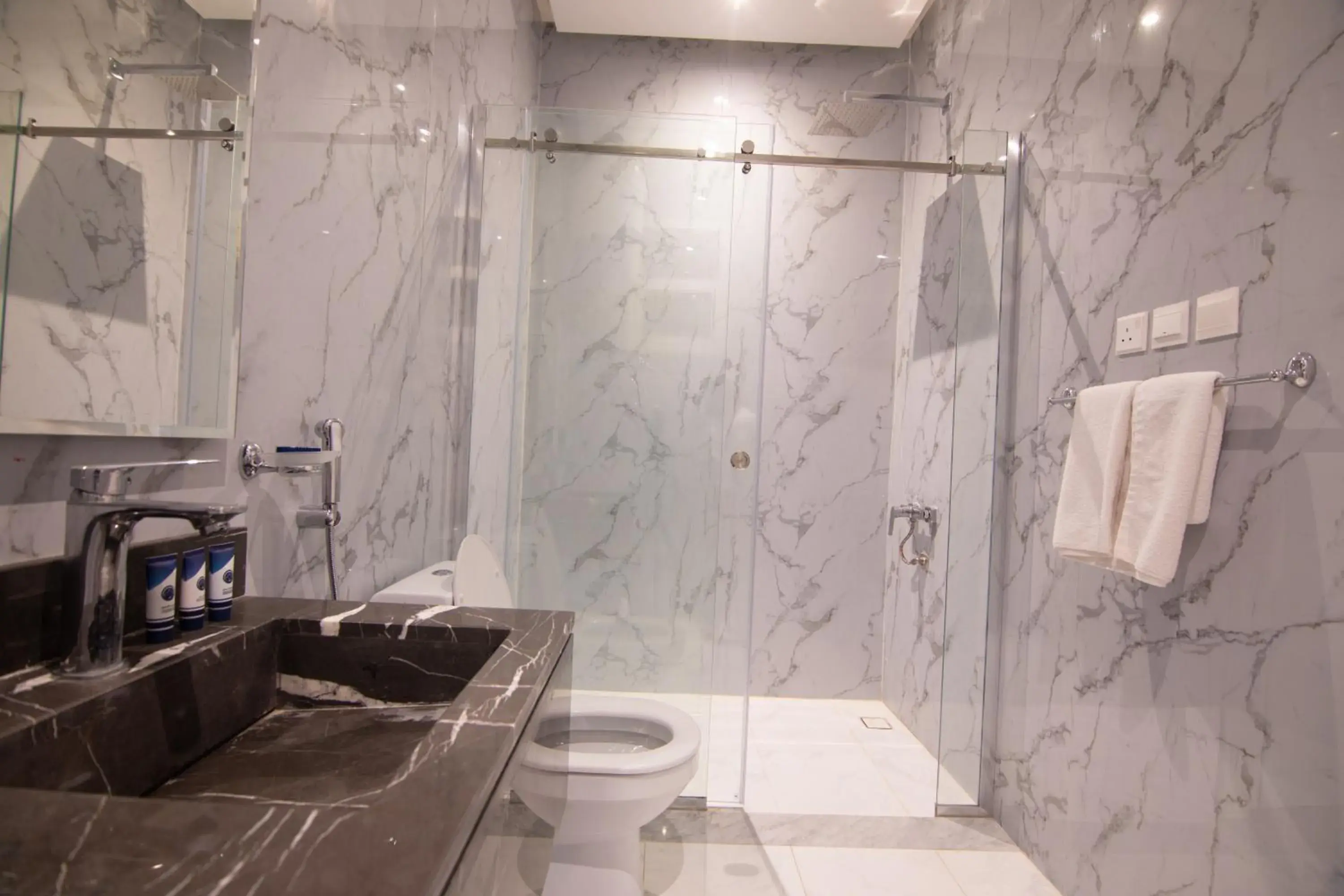 Queen Studio in Towlan Alfalah Queen Studio in Towlan Alfalah