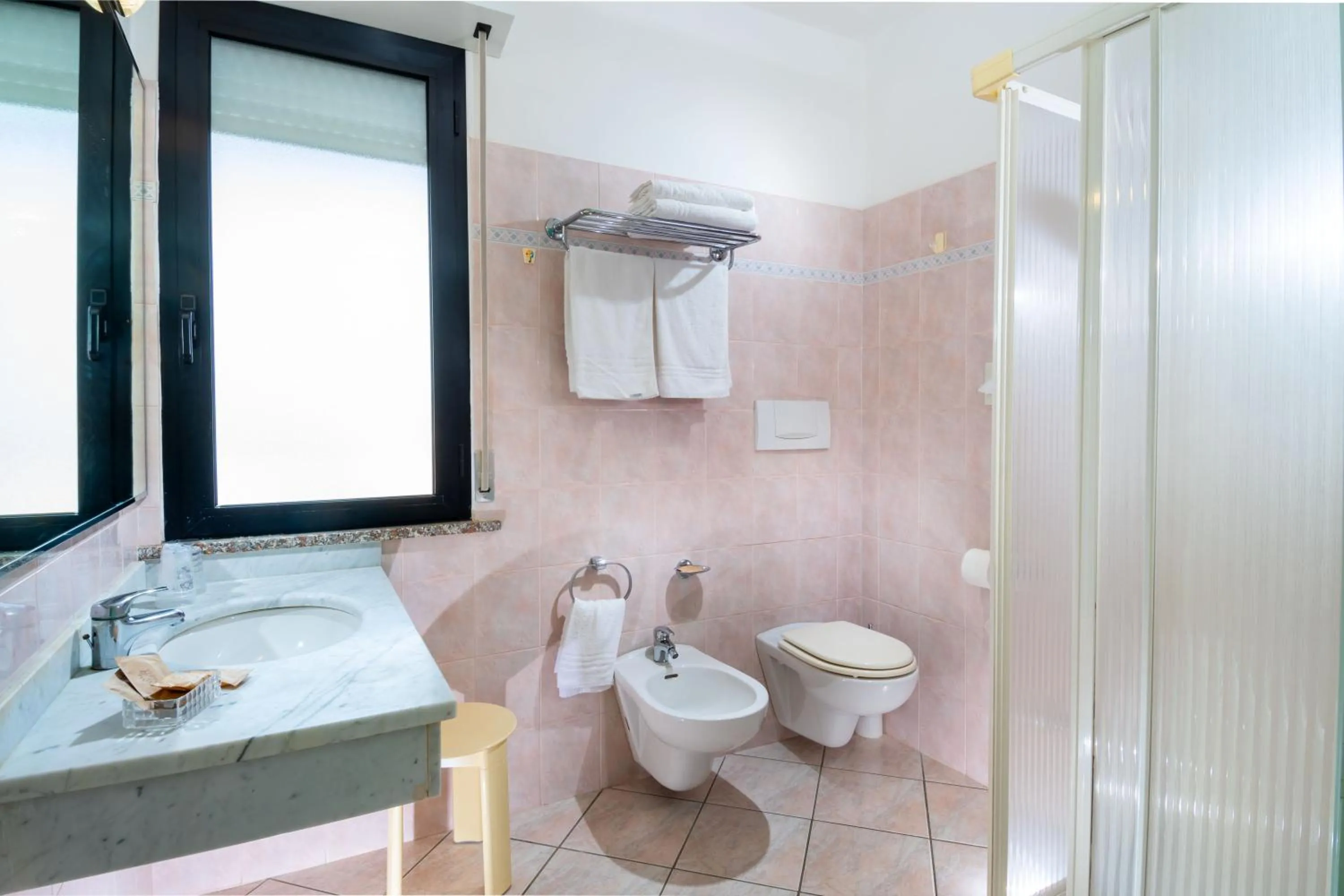 Bathroom in Hotel Odeon