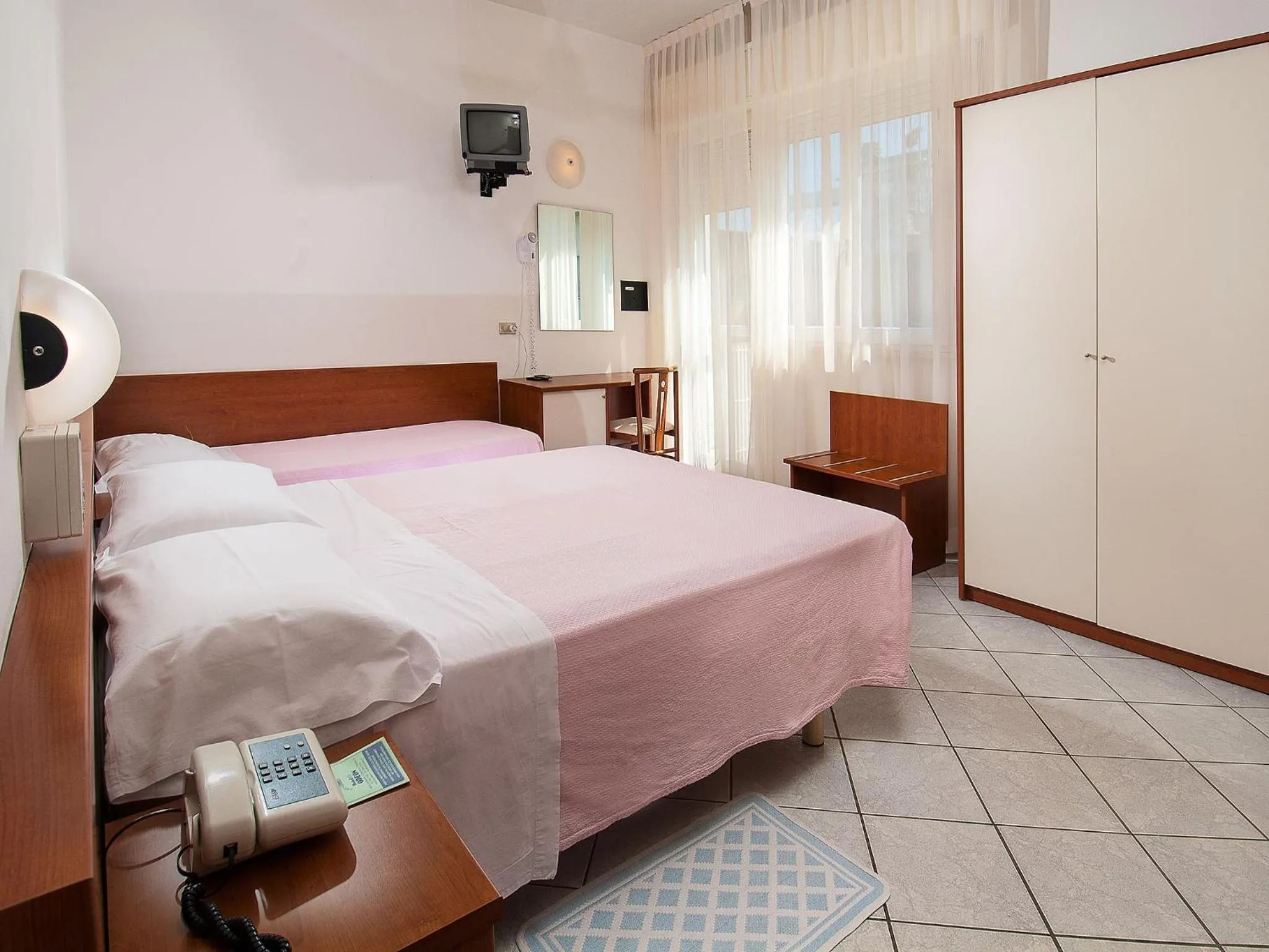 Bedroom, Bed in Hotel Odeon