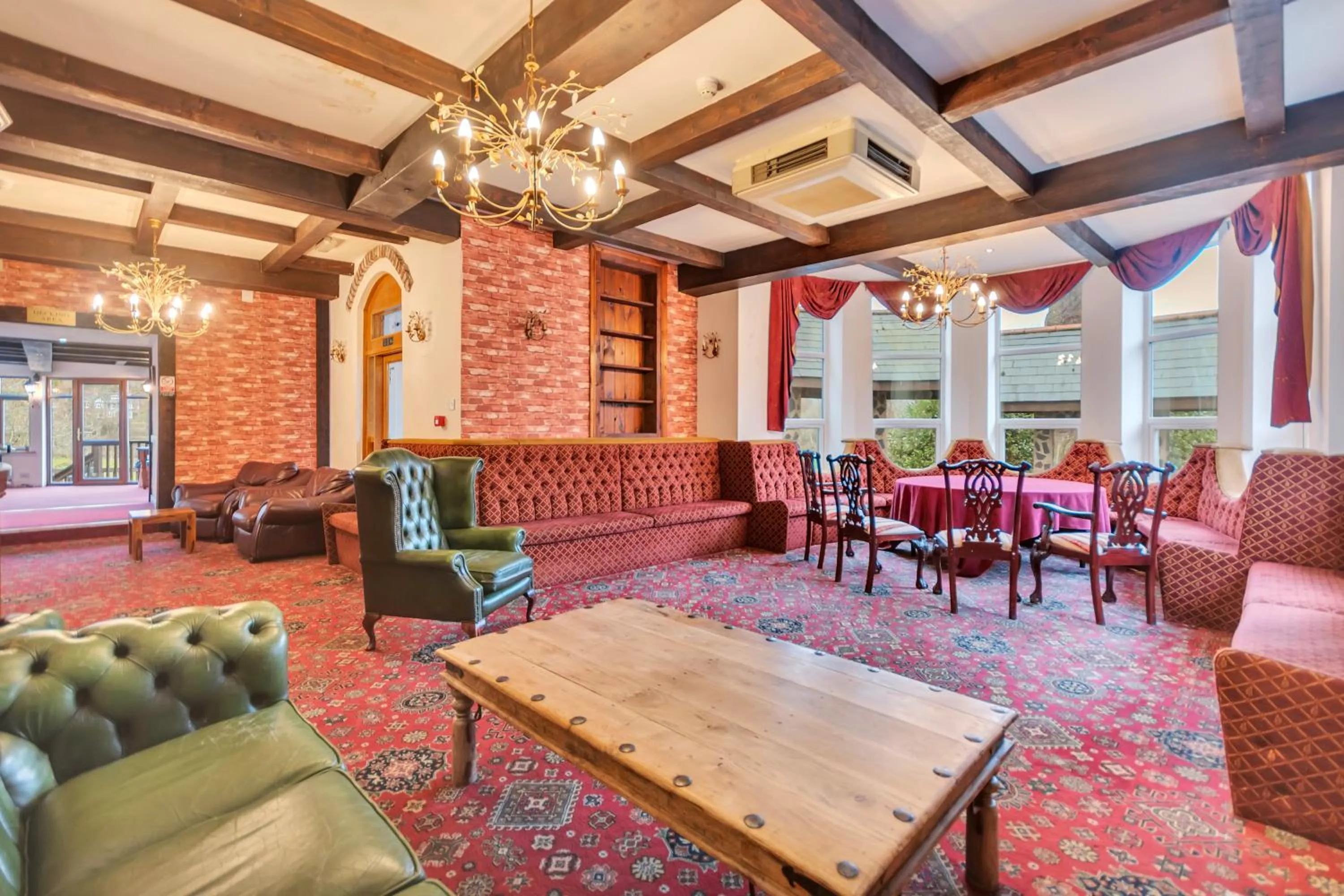 Communal lounge/ TV room in White Waters Bed and Breakfast