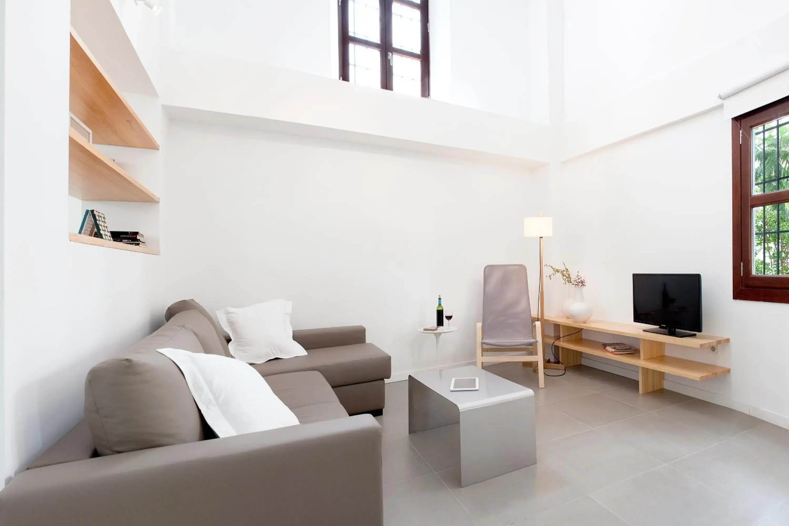 Superior Two-Bedroom Apartment in Smart Suites Albaicin Superior Two-Bedroom Apartment in Smart Suites Albaicin