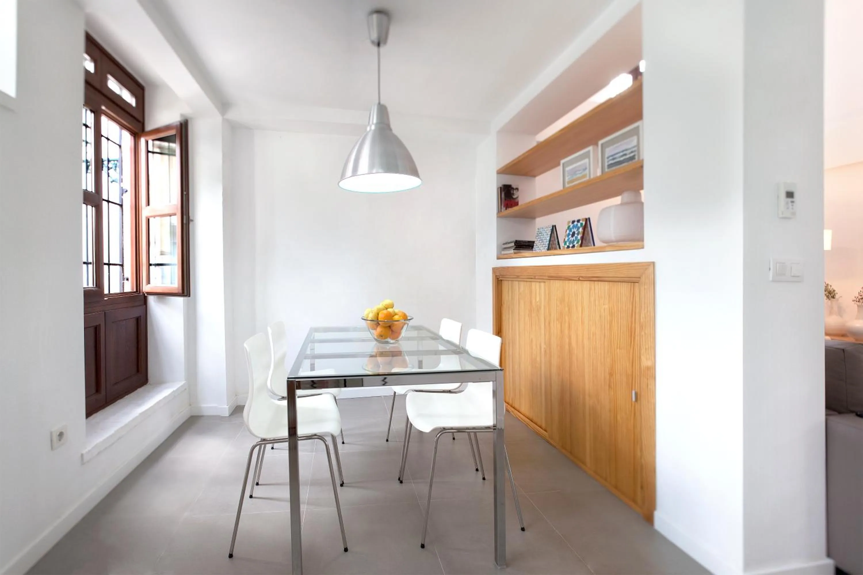 Dining area in Smart Suites Albaicin