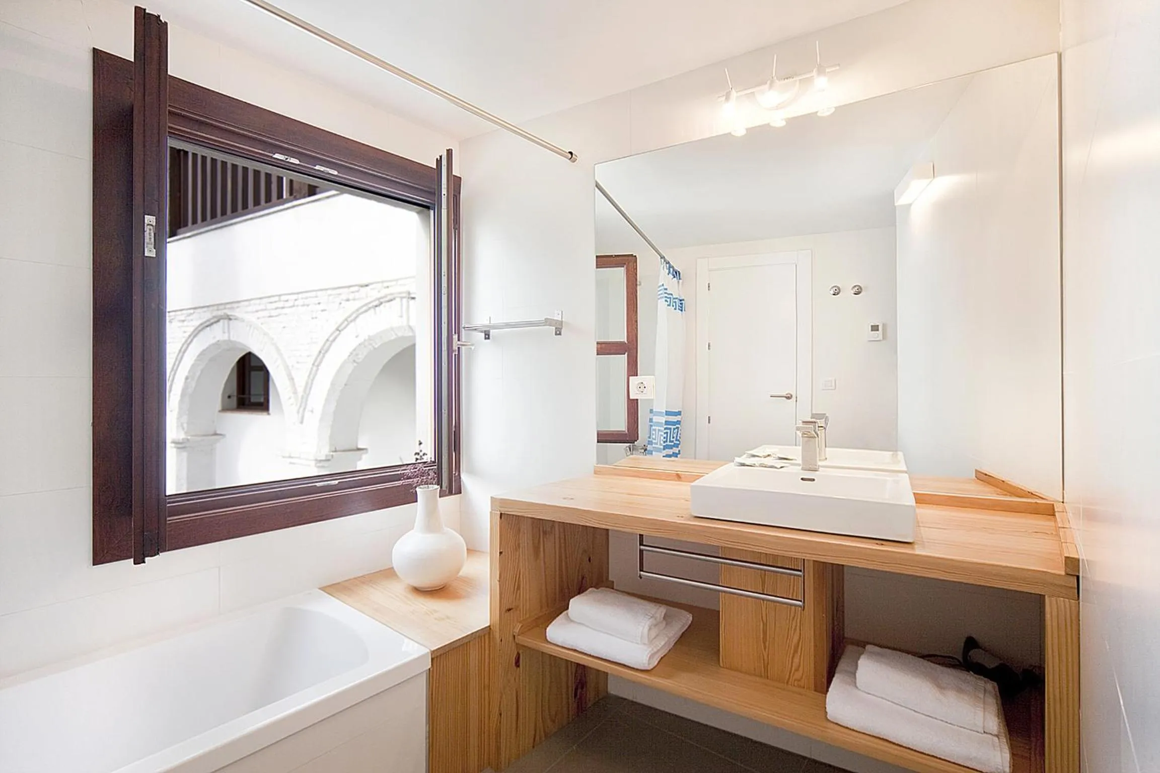 Bathroom in Smart Suites Albaicin