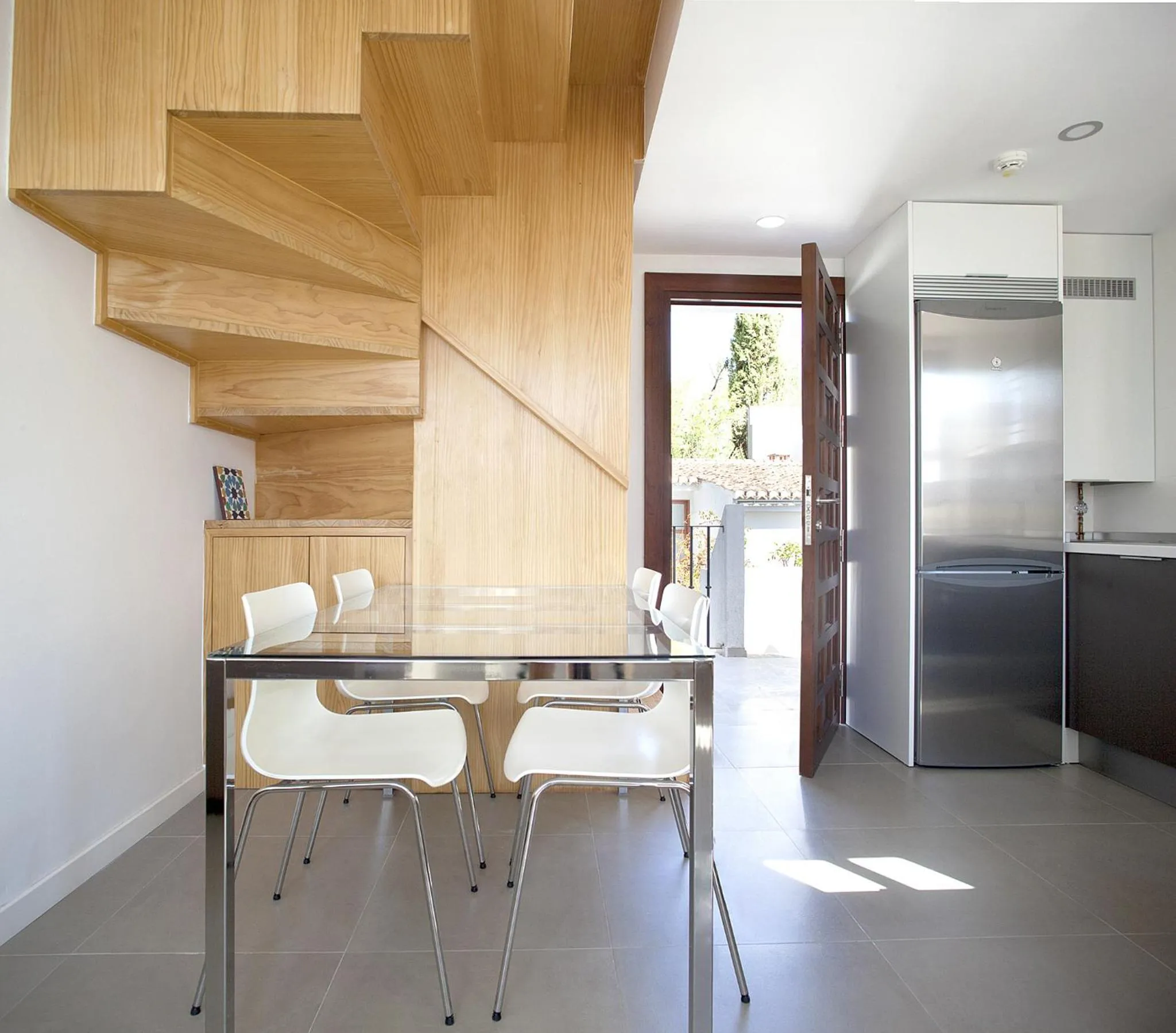 Dining area in Smart Suites Albaicin