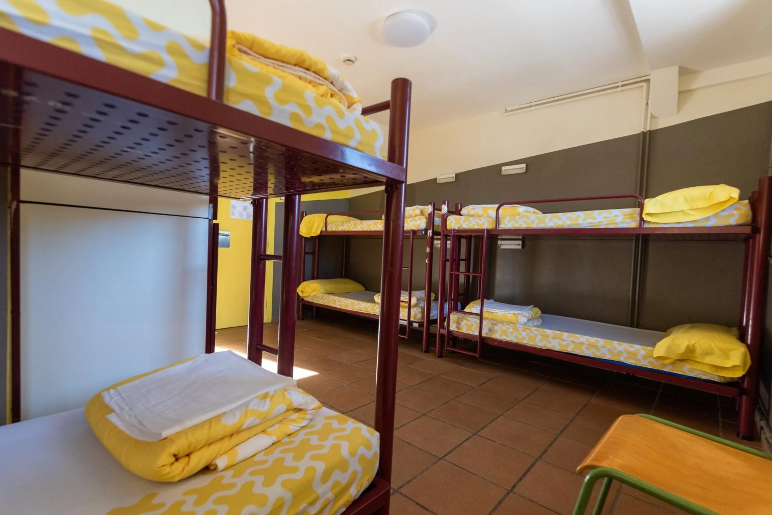 Property building, Bed in Alberg Núria Xanascat