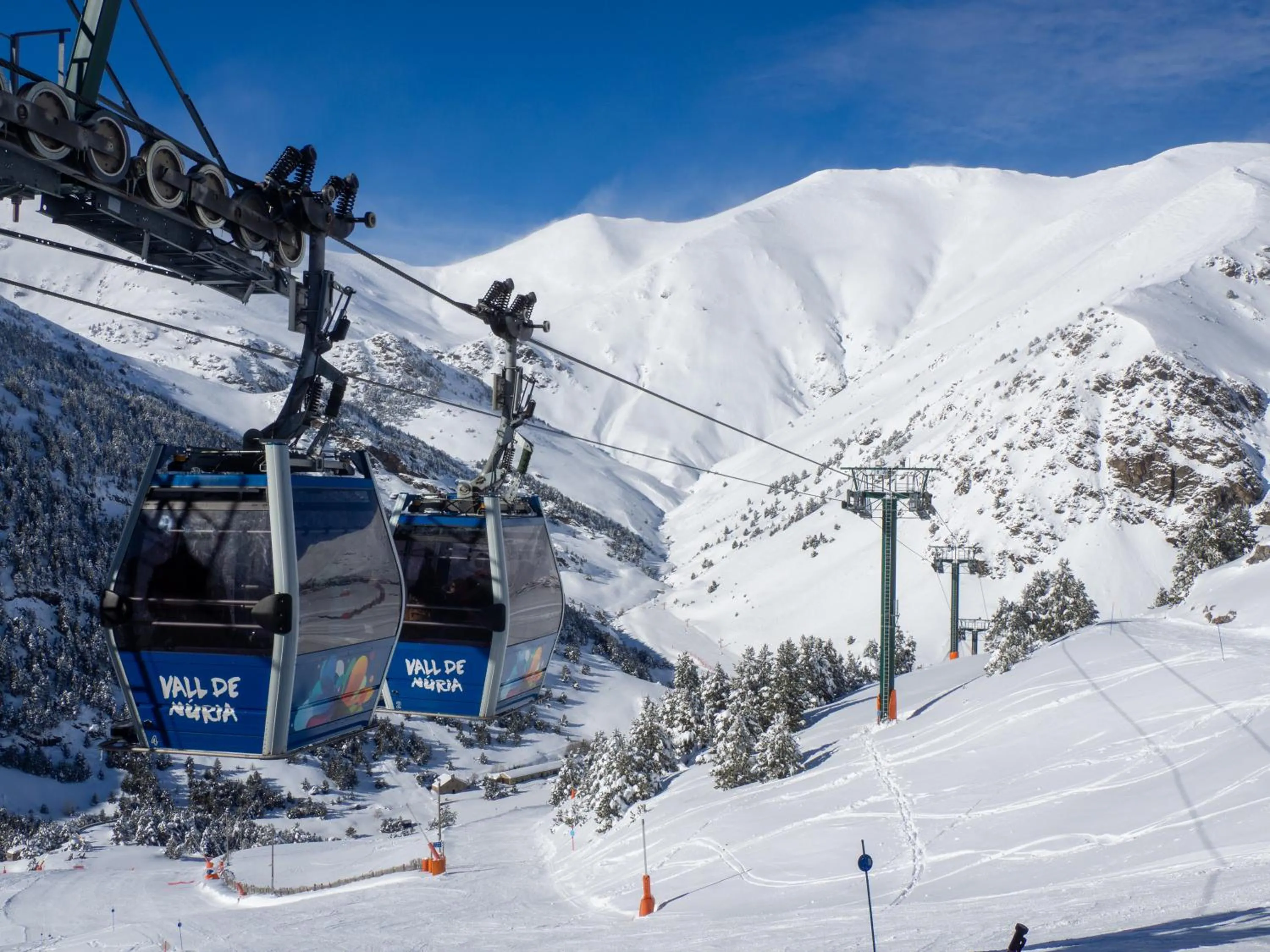 Ski School in Alberg Núria Xanascat