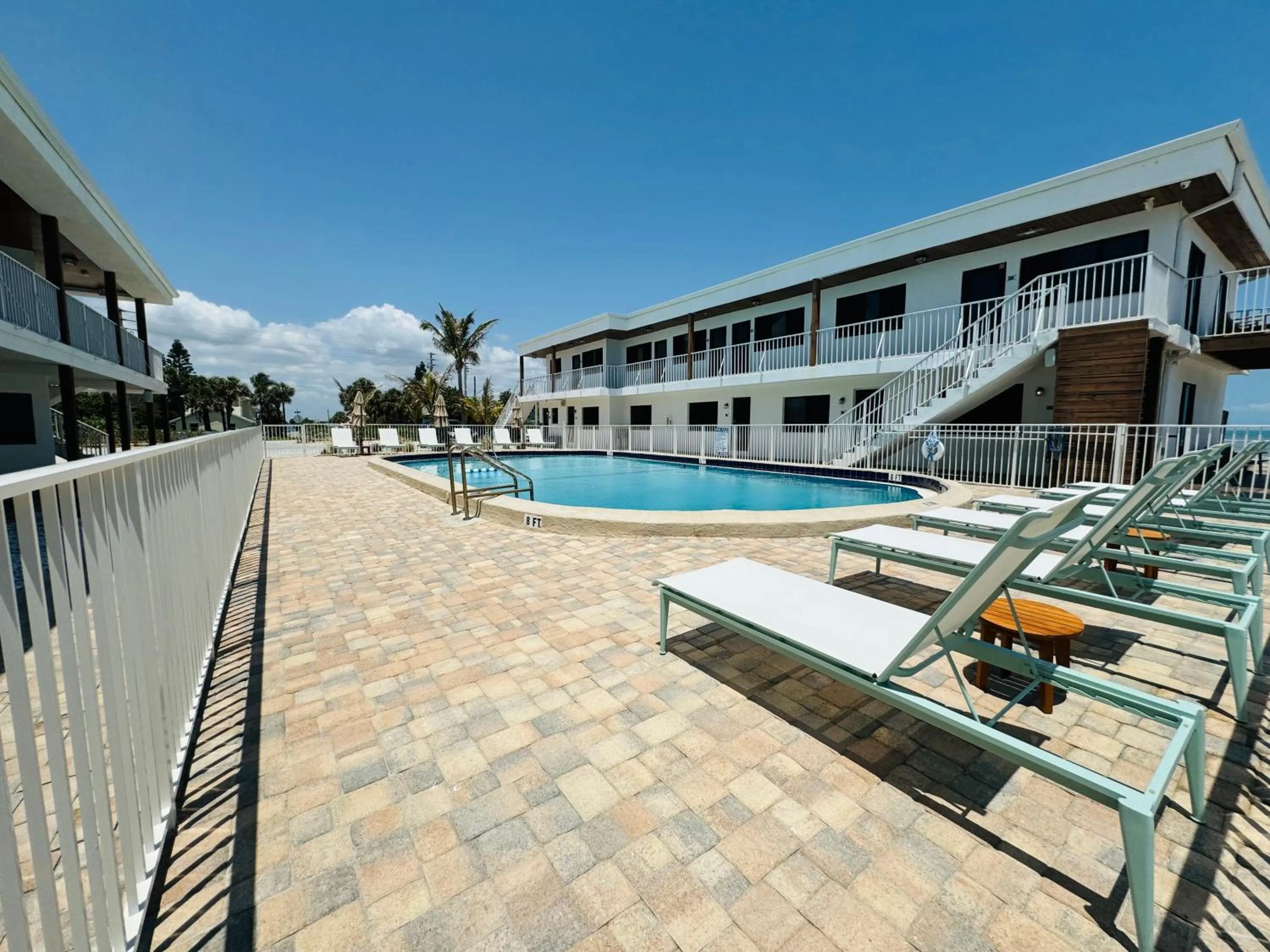 Property building in Melbourne Beach Resort & Surf Club