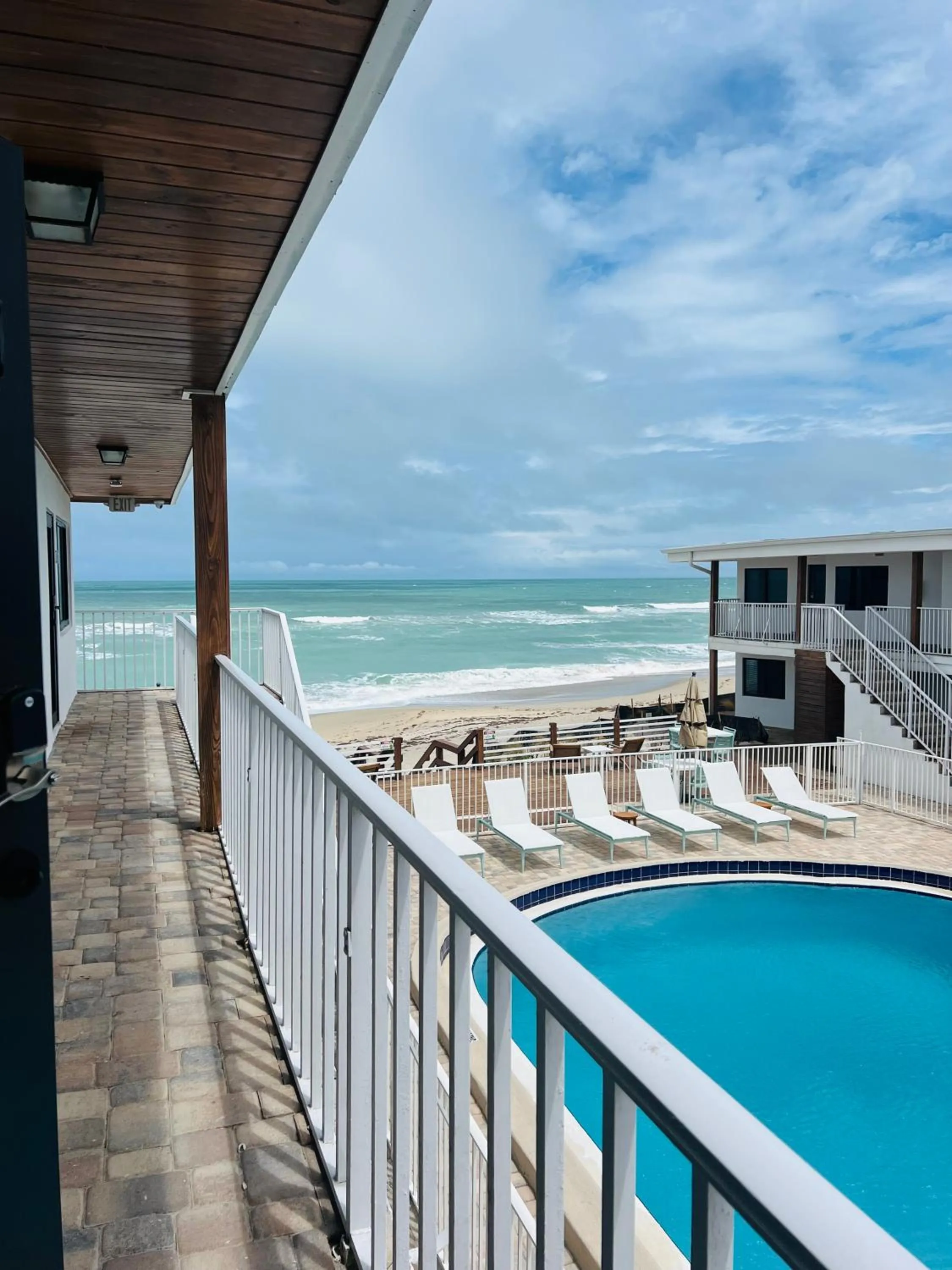 Property building in Melbourne Beach Resort & Surf Club