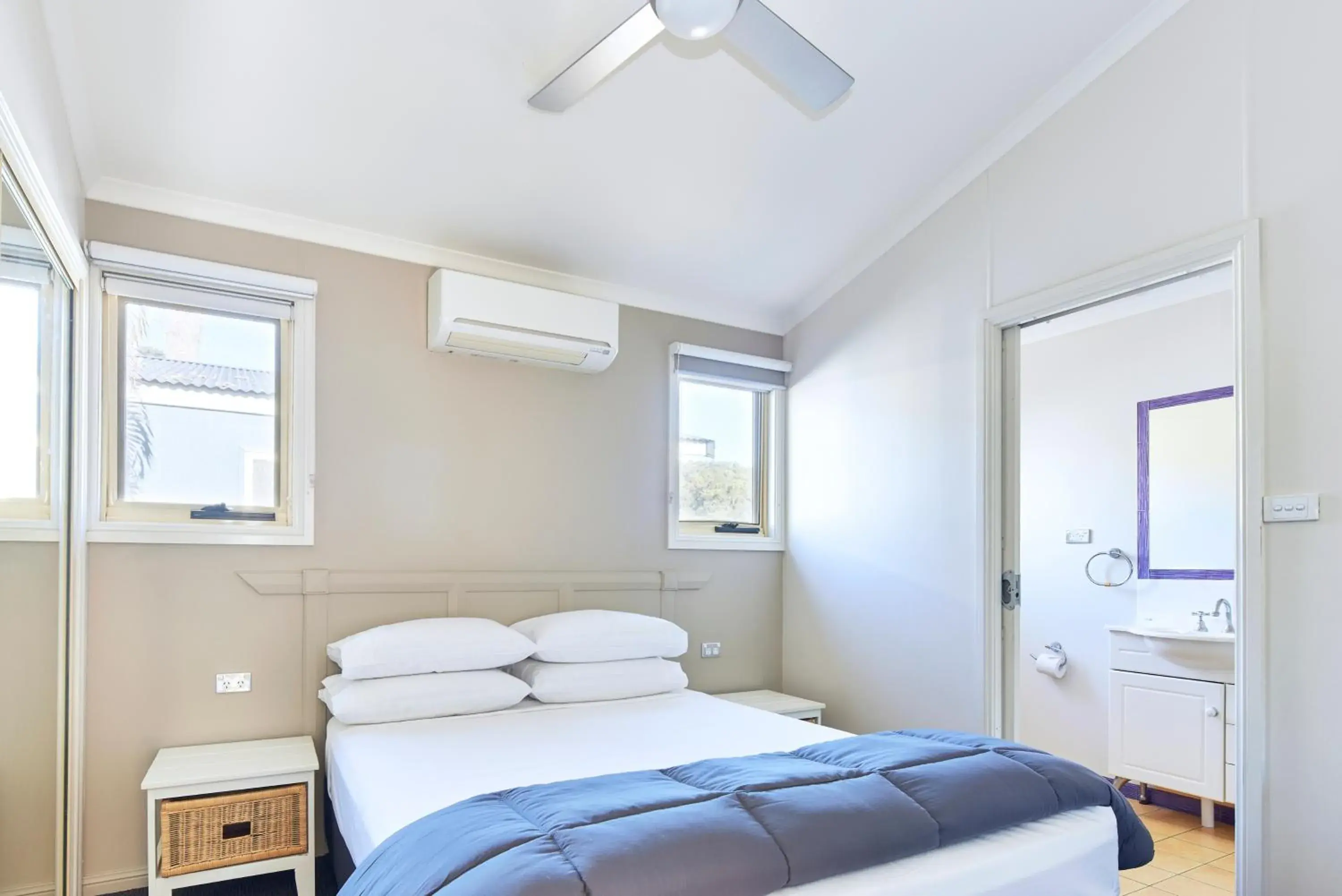 Bed in NRMA Ocean Beach Holiday Resort Bed in NRMA Ocean Beach Holiday Resort