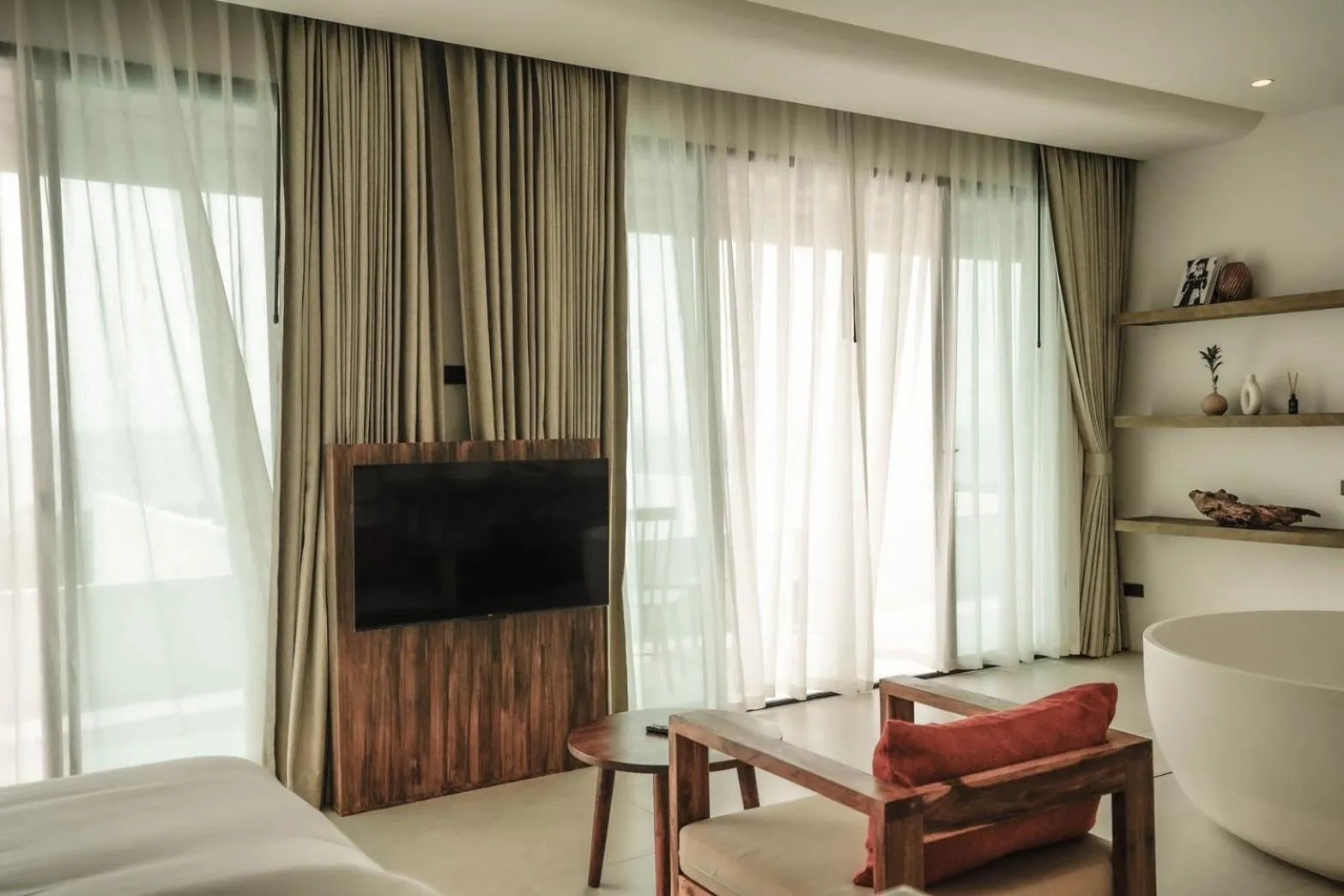 TV and multimedia in Pichcha Kohlarn