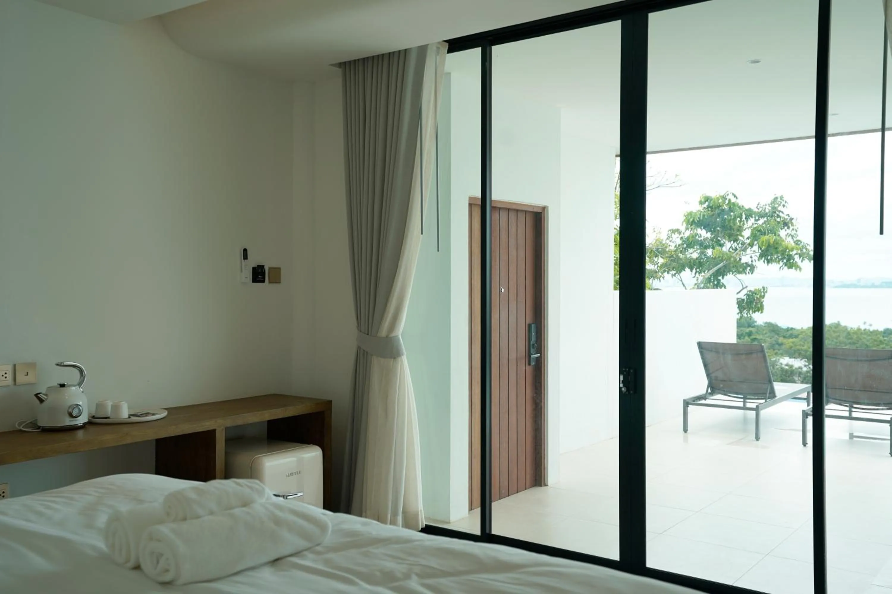 View (from property/room), Bed in Pichcha Kohlarn