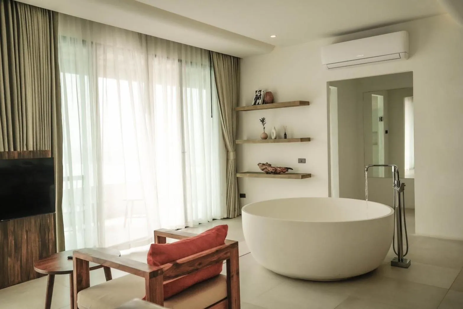 Photo of the whole room in Pichcha Kohlarn