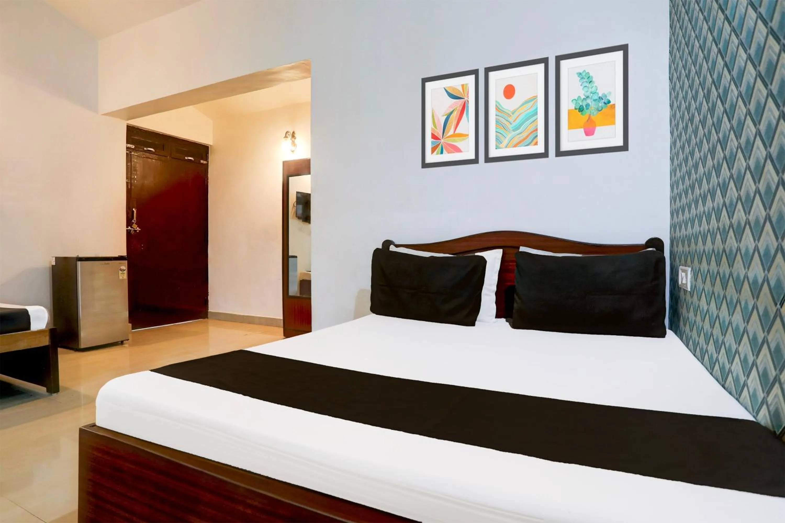 Bedroom, Bed in Hotel O Crystal Beach