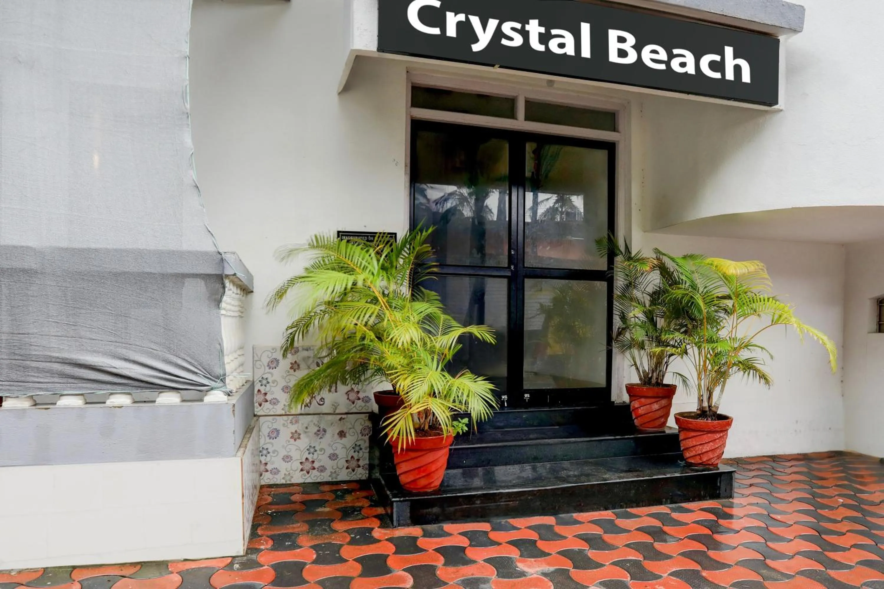 Facade/entrance in Hotel O Crystal Beach