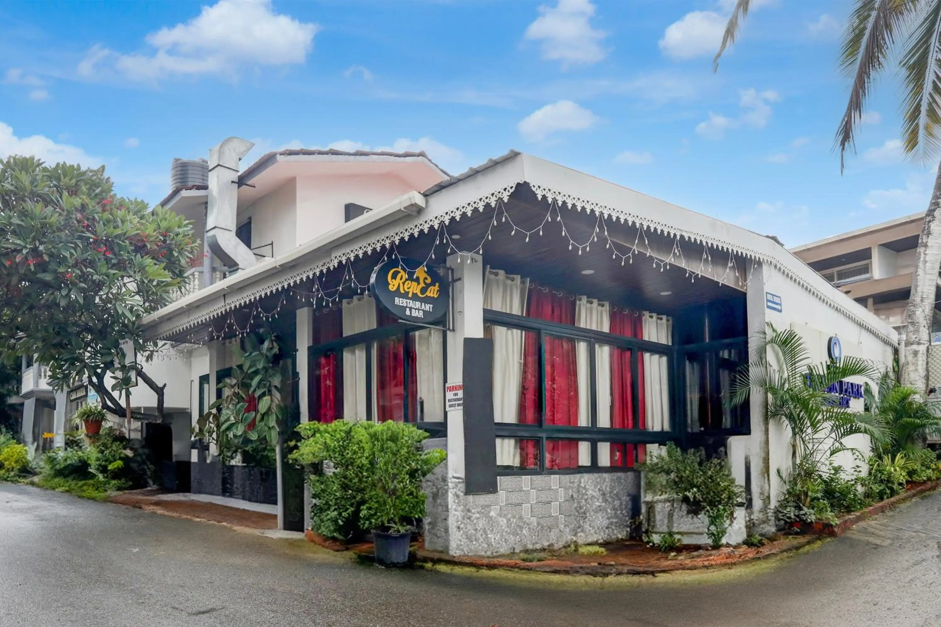 Facade/entrance in Hotel O Crystal Beach