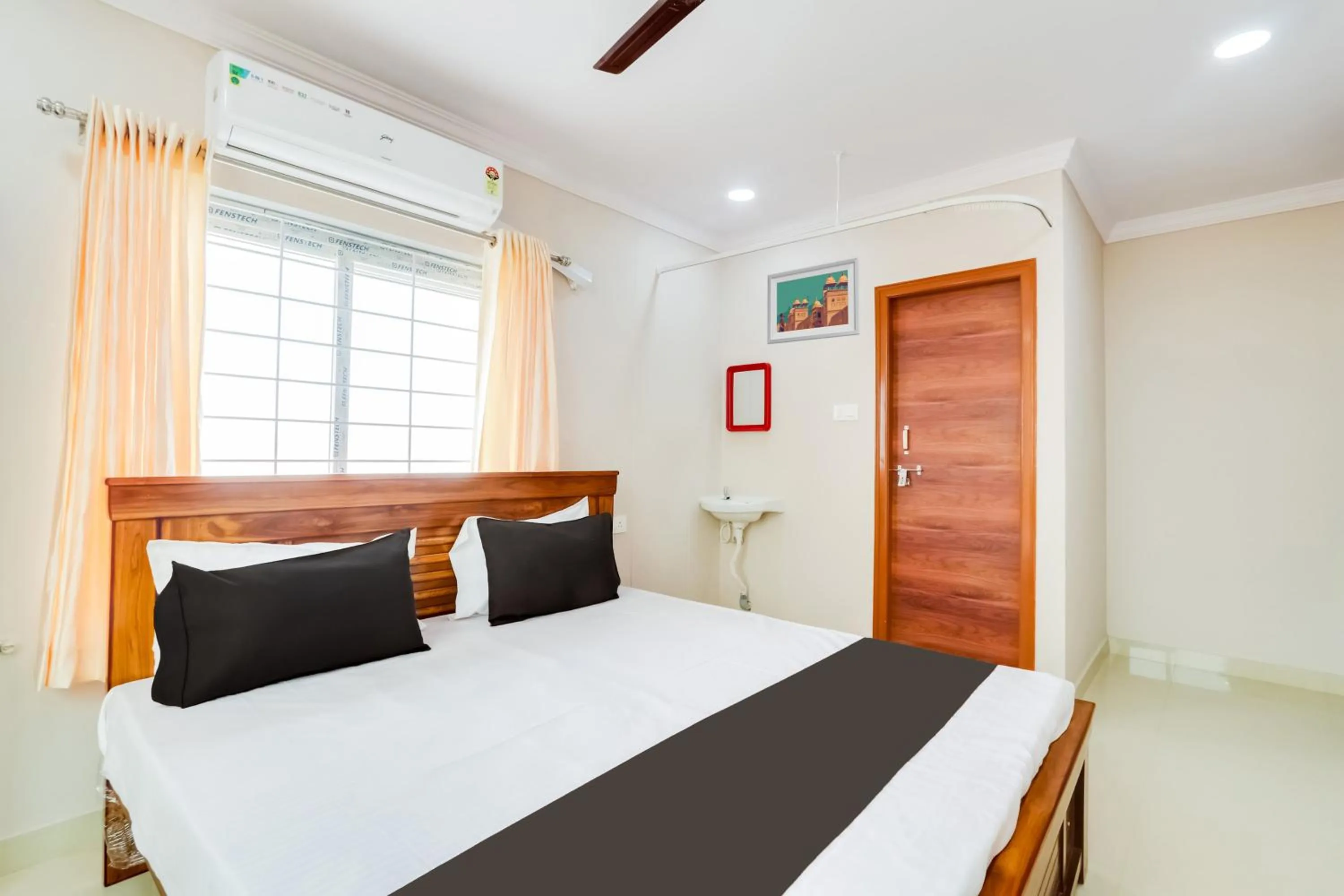 Bedroom in Hotel O S P R Luxury Rooms