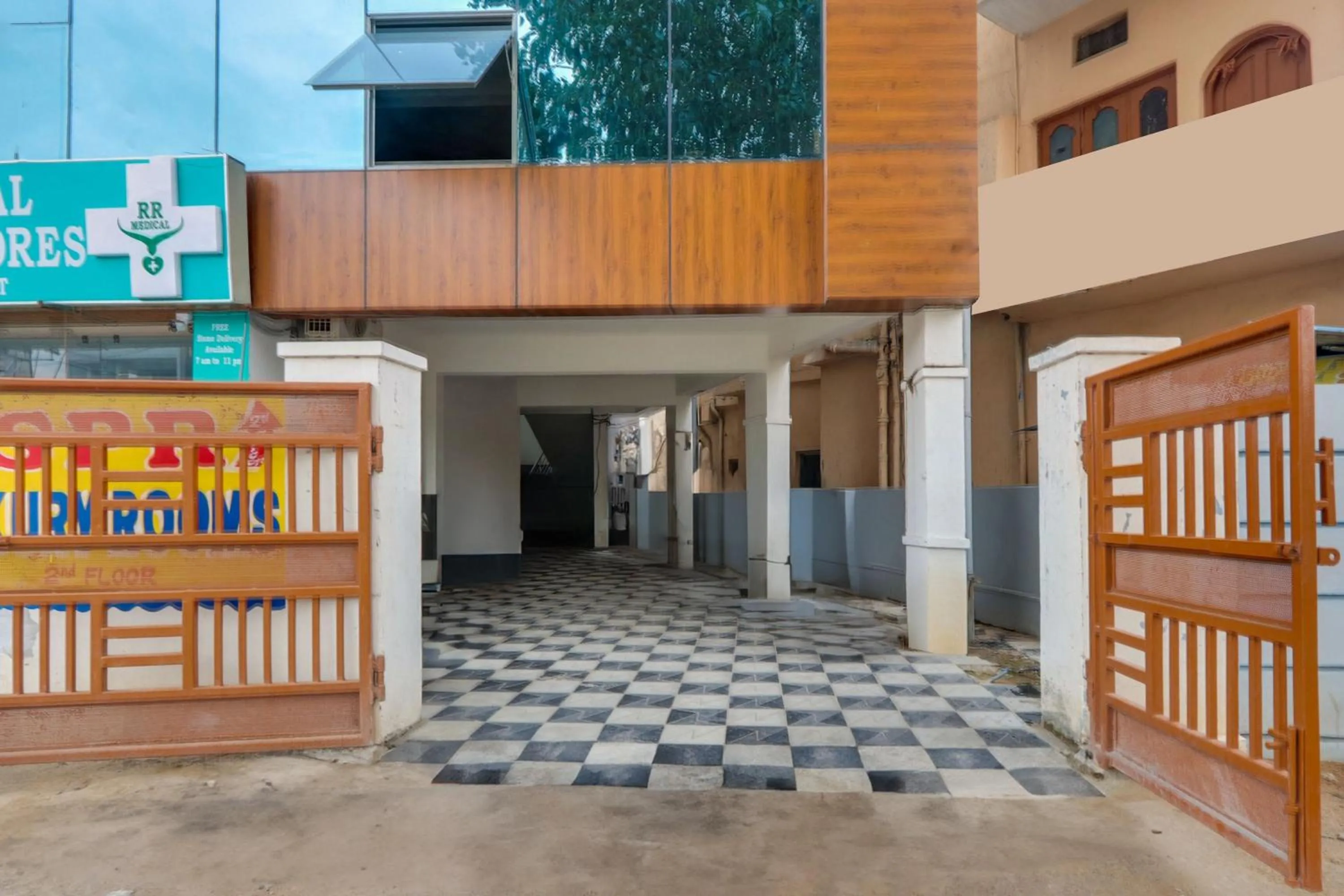 Facade/entrance in Hotel O S P R Luxury Rooms