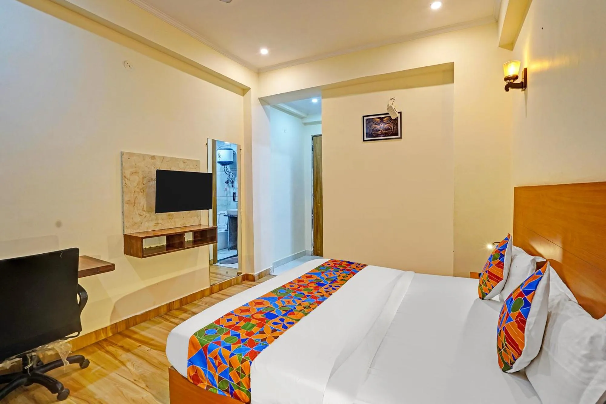 Bed in FabHotel The Viraaj - Gaur City Mall