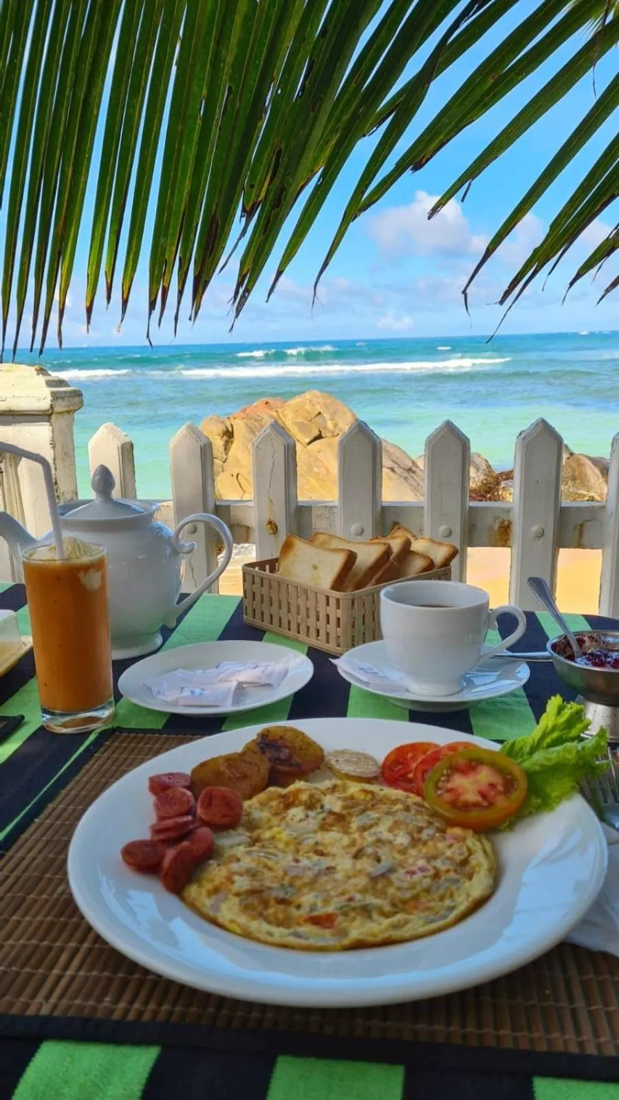 Breakfast in Happy Beach Resort